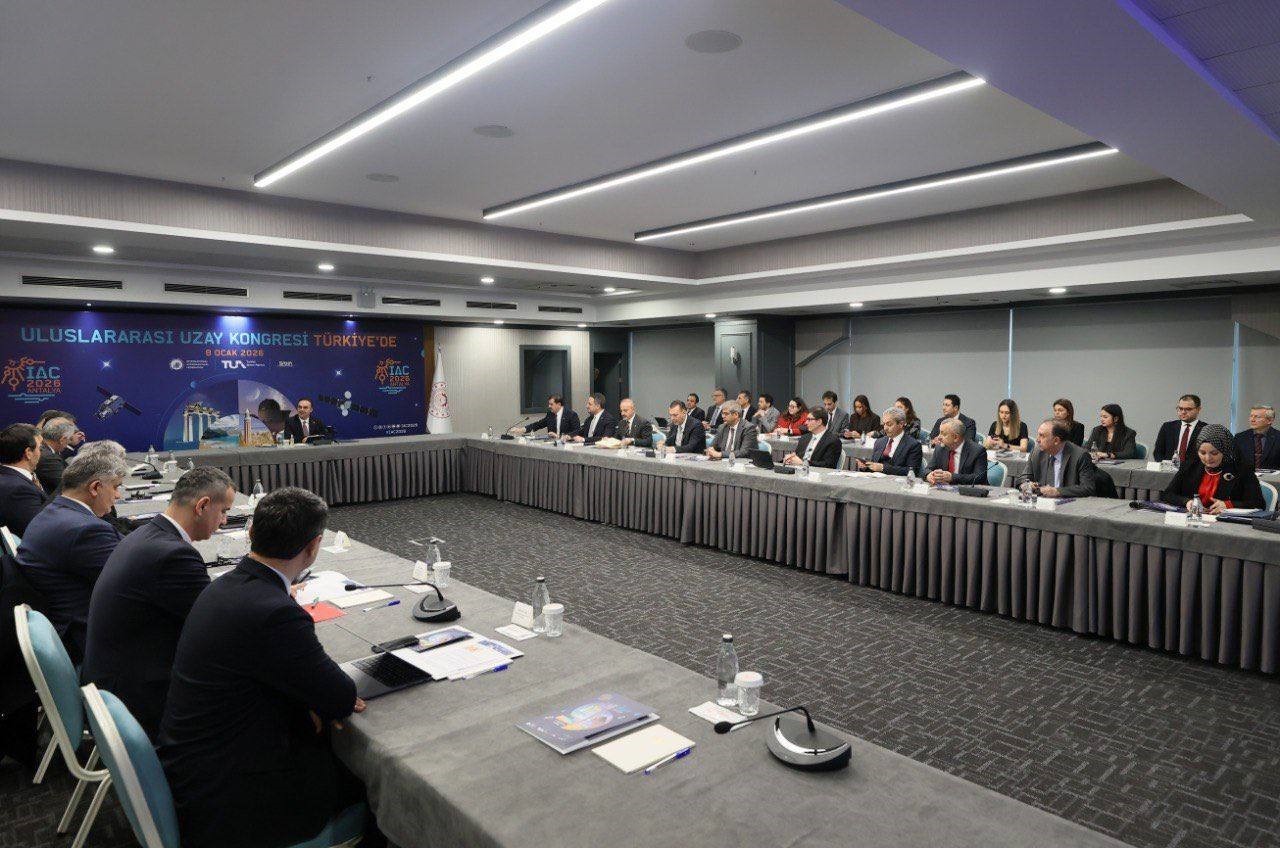 Bakan Kacır: "Türkiye’nin uzay teknolojilerindeki yükselişini dünyaya duyuracak dev bir etkinliğe imza atacağız"
Bakan Kacır: "Türkiye’nin uzay teknolojilerindeki yükselişini dünyaya duyuracak dev bir etkinliğe imza atacağız"