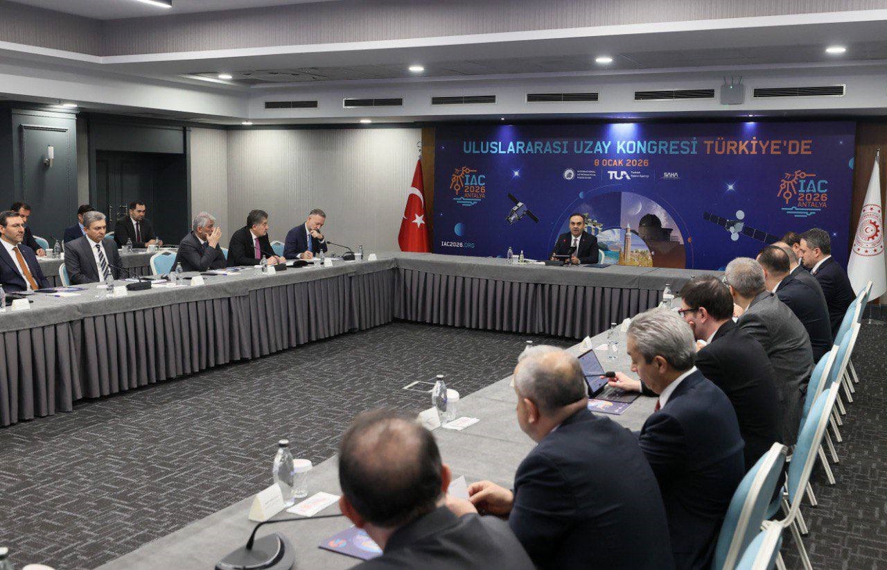 Bakan Kacır: "Türkiye’nin uzay teknolojilerindeki yükselişini dünyaya duyuracak dev bir etkinliğe imza atacağız"
Bakan Kacır: "Türkiye’nin uzay teknolojilerindeki yükselişini dünyaya duyuracak dev bir etkinliğe imza atacağız"