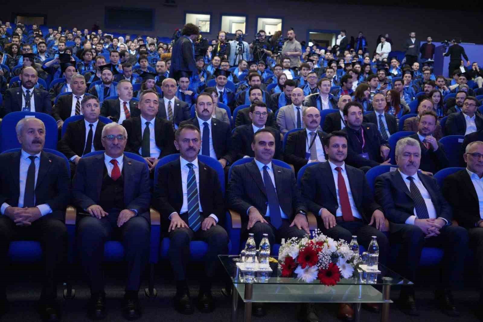 Bakan Kacır, yeni nesil 407 yazılımcı gencin heyecanını paylaştı
Bakan Kacır, yeni nesil 407 yazılımcı gencin heyecanını paylaştı