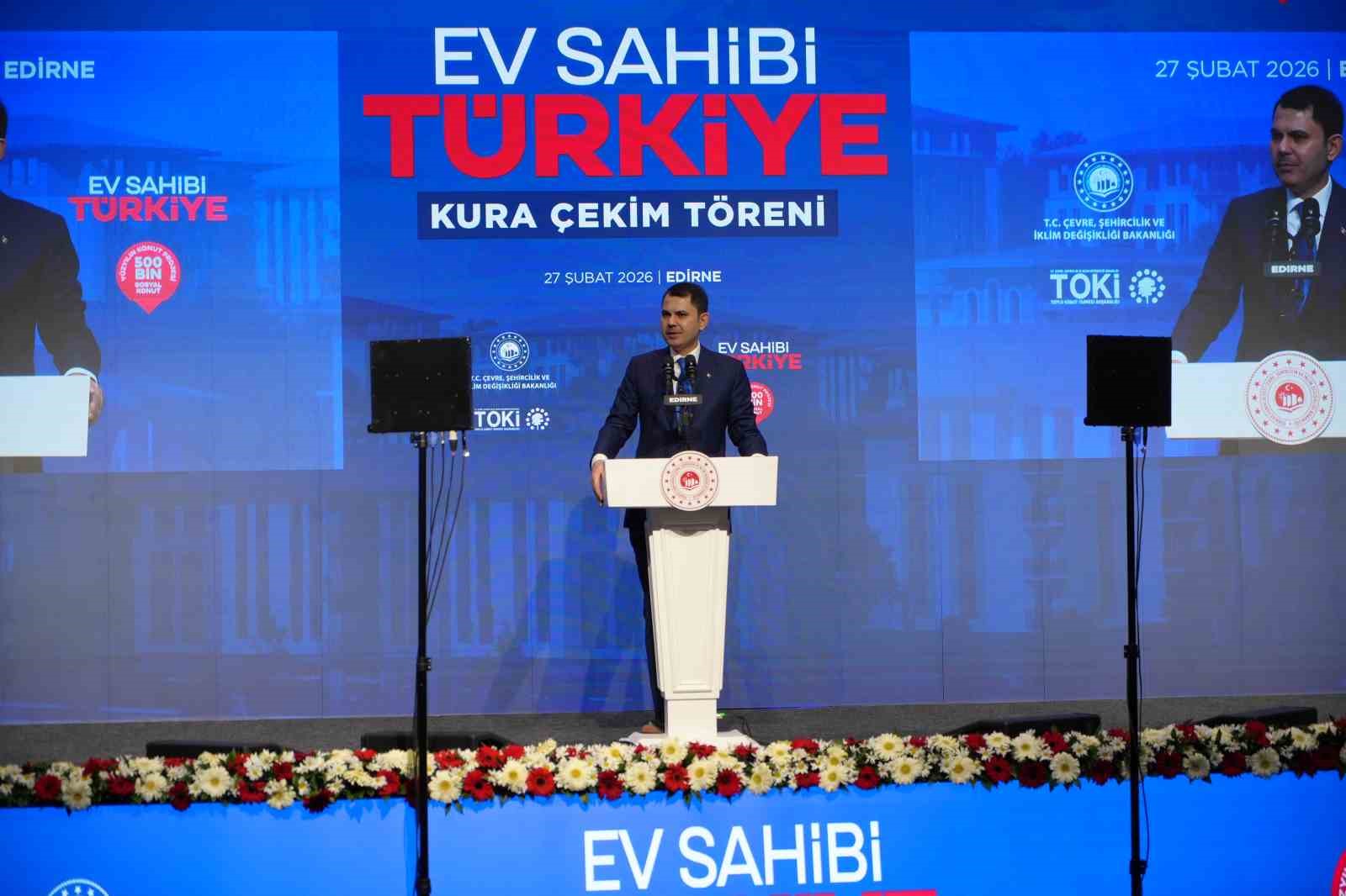 Bakan Kurum: "11 ilimizde eş zamanlı çalışarak bir Avrupa ülkesi büyüklüğündeki alanı yeniden inşa ettik"
