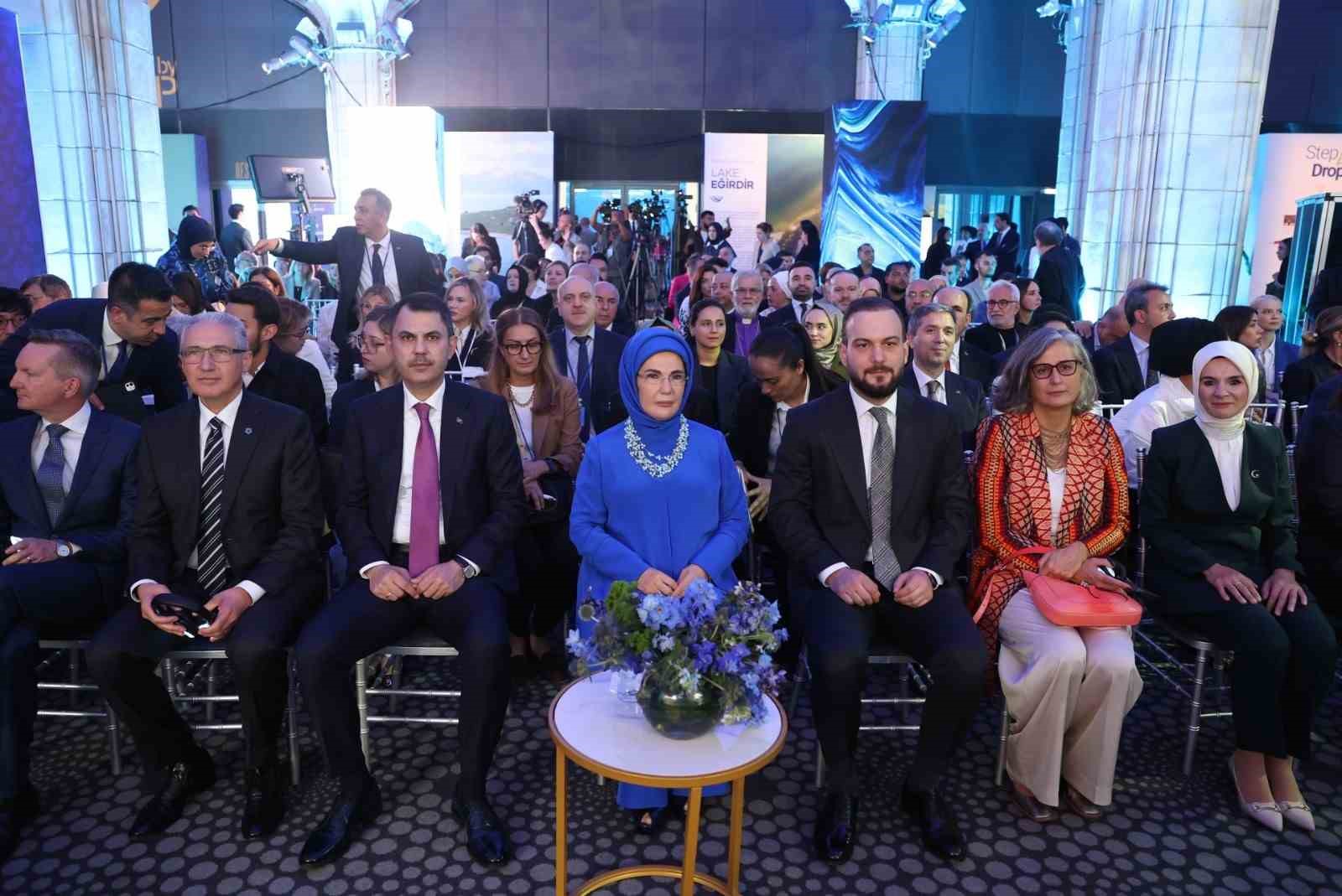 Bakan Kurum: "Daha adil bir dünya sıfır atık ile mümkün"
Bakan Kurum: "Daha adil bir dünya sıfır atık ile mümkün"