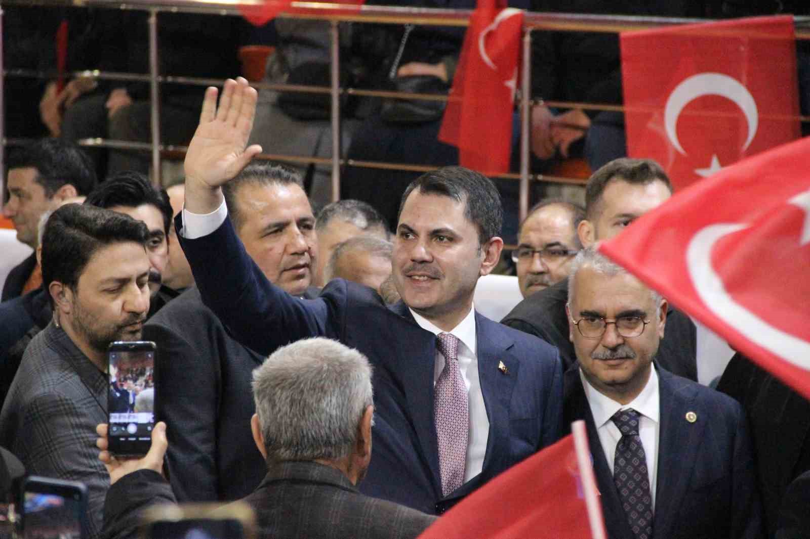 Bakan Kurum: "Deprem dönüşümü sosyal medya paylaşımıyla gerçekleşmez"
