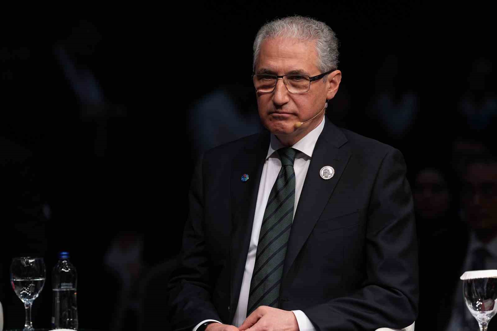 Bakan Kurum: "Fosil yakıtlardan uzaklaşmak zorundayız"
