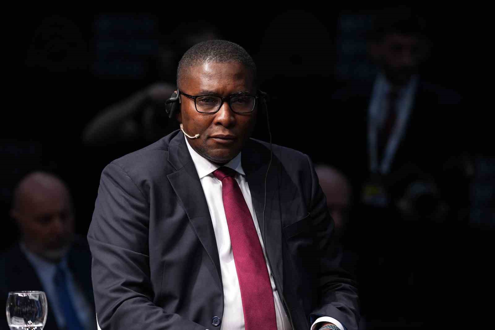 Bakan Kurum: "Fosil yakıtlardan uzaklaşmak zorundayız"
