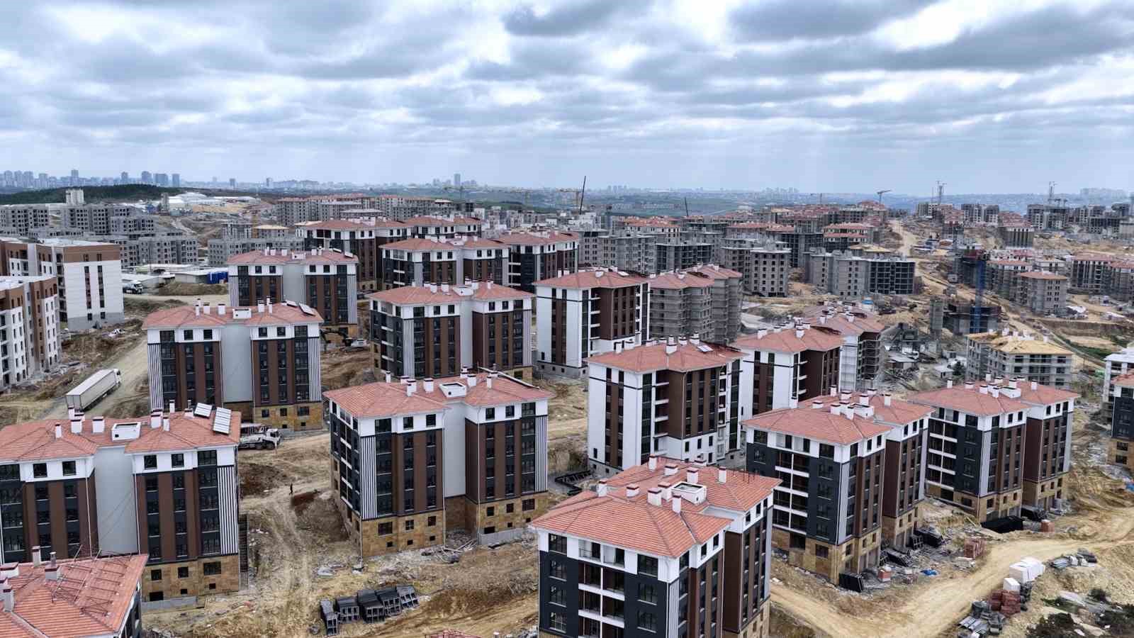 Bakan Kurum, Sazlıbosna’daki ‘İlk Evim’ Projesi’ konutlarını paylaştı
