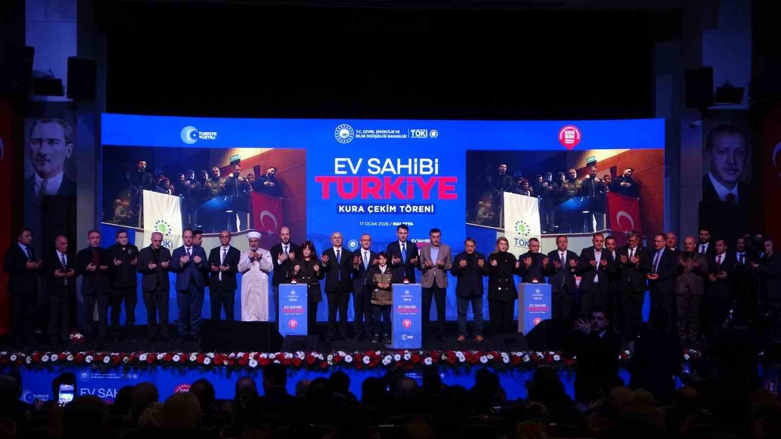 Bakan Kurum: "Yüzyılın Konut Projesi ile Türkiye genelinde 500 bin sosyal konut inşa ediyoruz"
