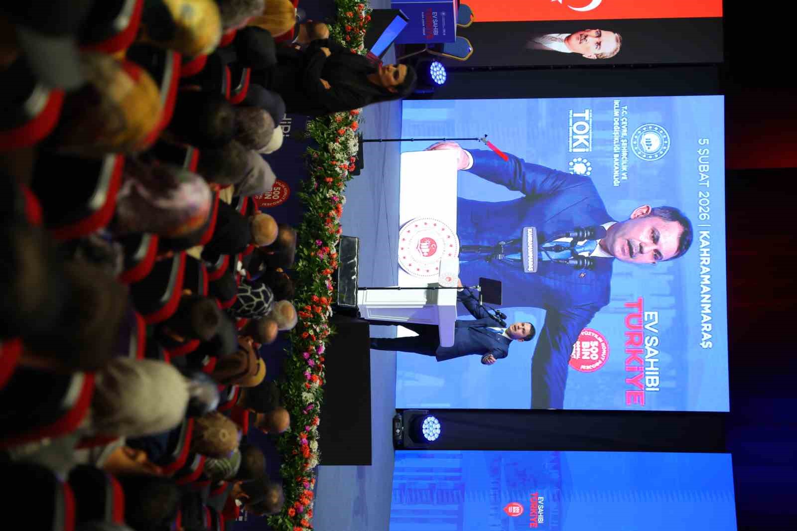 Bakan Kurum’dan CHP Genel Başkanı Özel’e tepki: "Özgür Bey vakit tiyatro vakti değildir"
