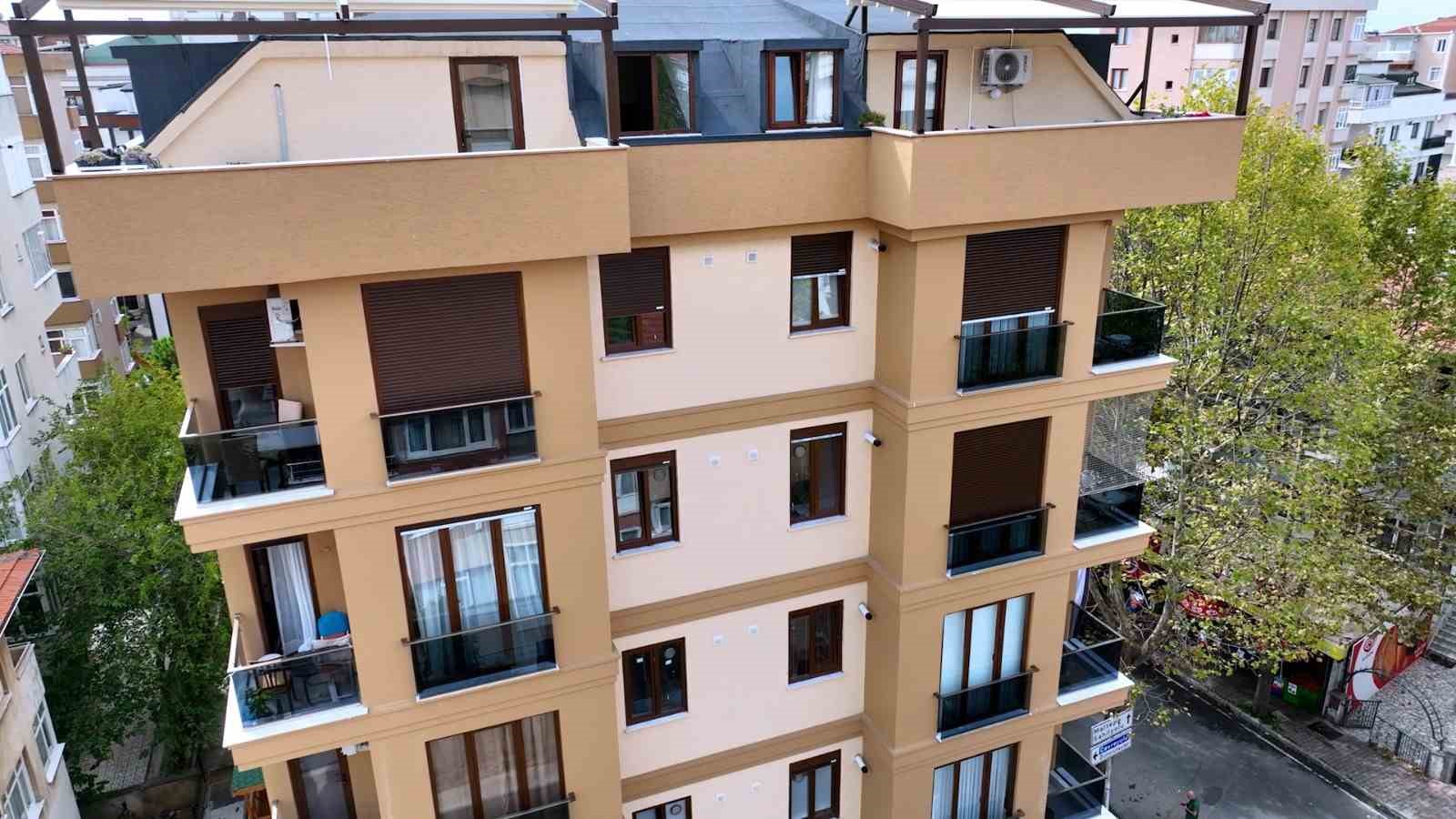 Bakan Kurum’dan yarısı bizden paylaşımı: "Sağlam ve güvenli yuvalar hayal değil"
Bakan Kurum’dan yarısı bizden paylaşımı: "Sağlam ve güvenli yuvalar hayal değil"