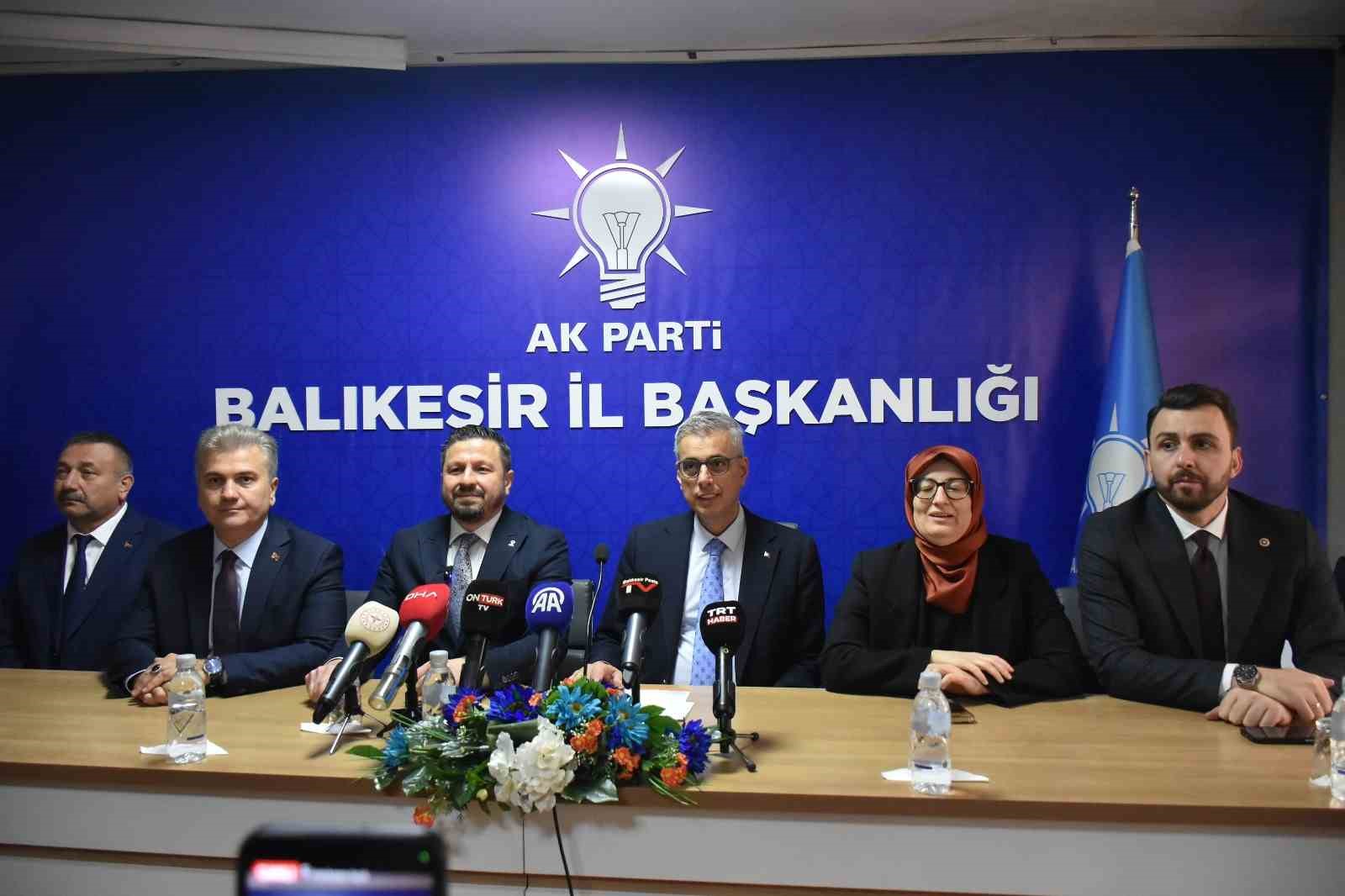 Bakan Memişoğlu: "2003’den bu yana Balıkesir’e 96 sağlık tesisi yapıldı"
Bakan Memişoğlu: "2003’den bu yana Balıkesir’e 96 sağlık tesisi yapıldı"