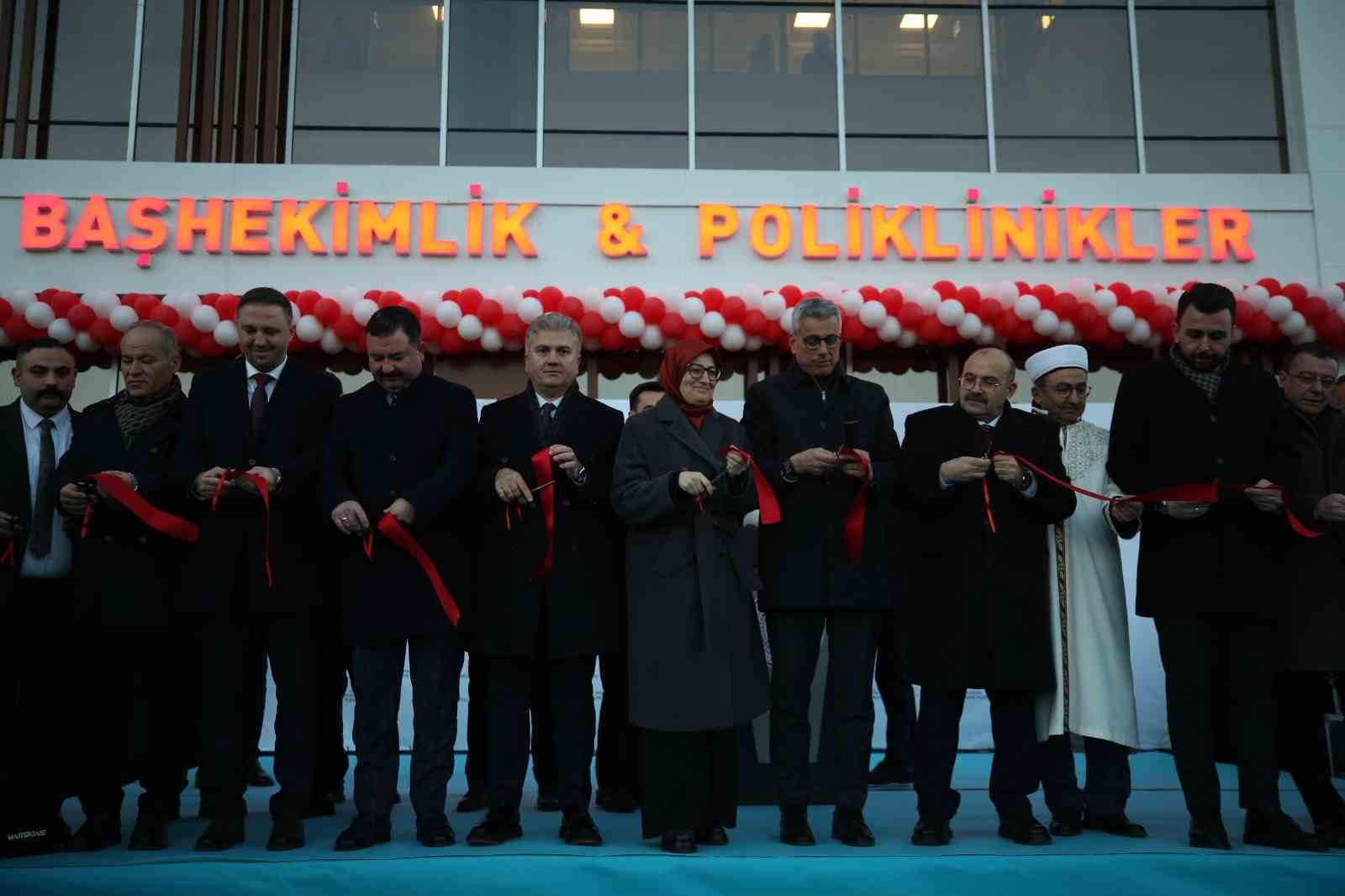 Bakan Memişoğlu: "72 branşın 69’una aynı gün randevu veriyoruz"
Bakan Memişoğlu: "72 branşın 69’una aynı gün randevu veriyoruz"