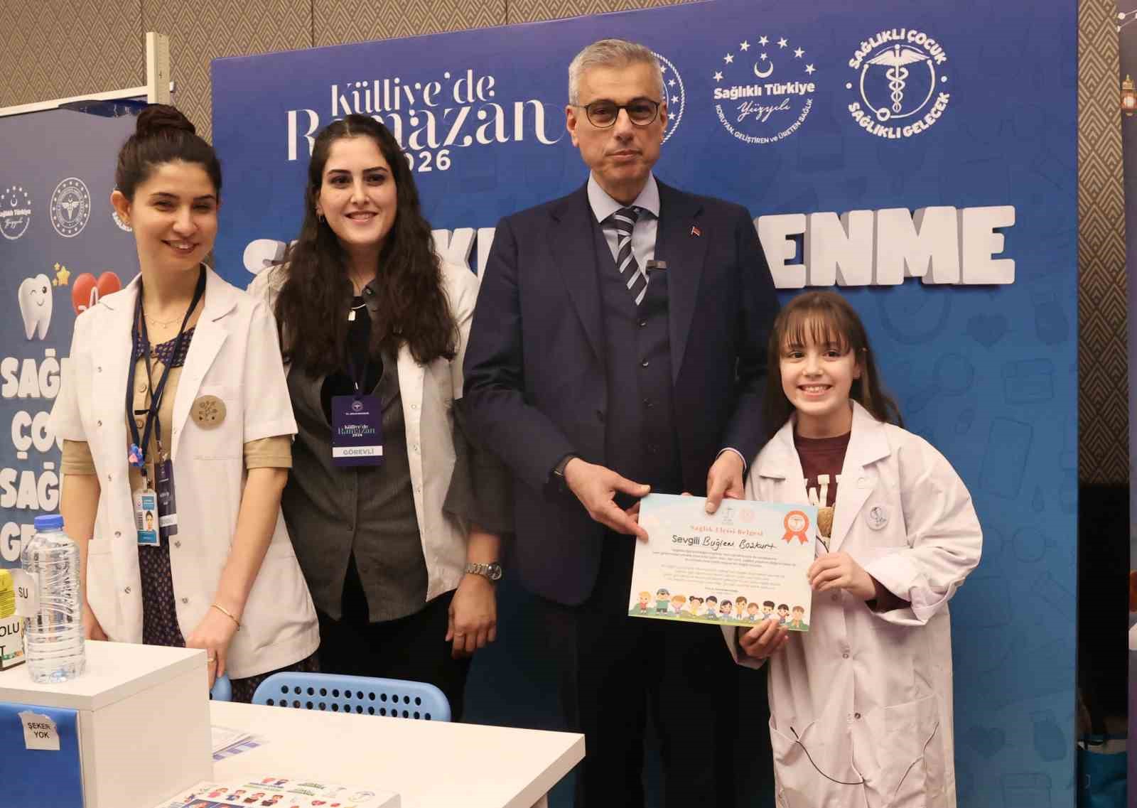 Bakan Memişoğlu: "Türkiye’miz, ateş çemberi içinde barış ve iyilik ülkesi olarak Cumhurbaşkanı’nın liderliğinde çalışmaya devam ediyoruz"
Bakan Memişoğlu: "Türkiye’miz, ateş çemberi içinde barış ve iyilik ülkesi olarak Cumhurbaşkanı’nın liderliğinde çalışmaya devam ediyoruz"