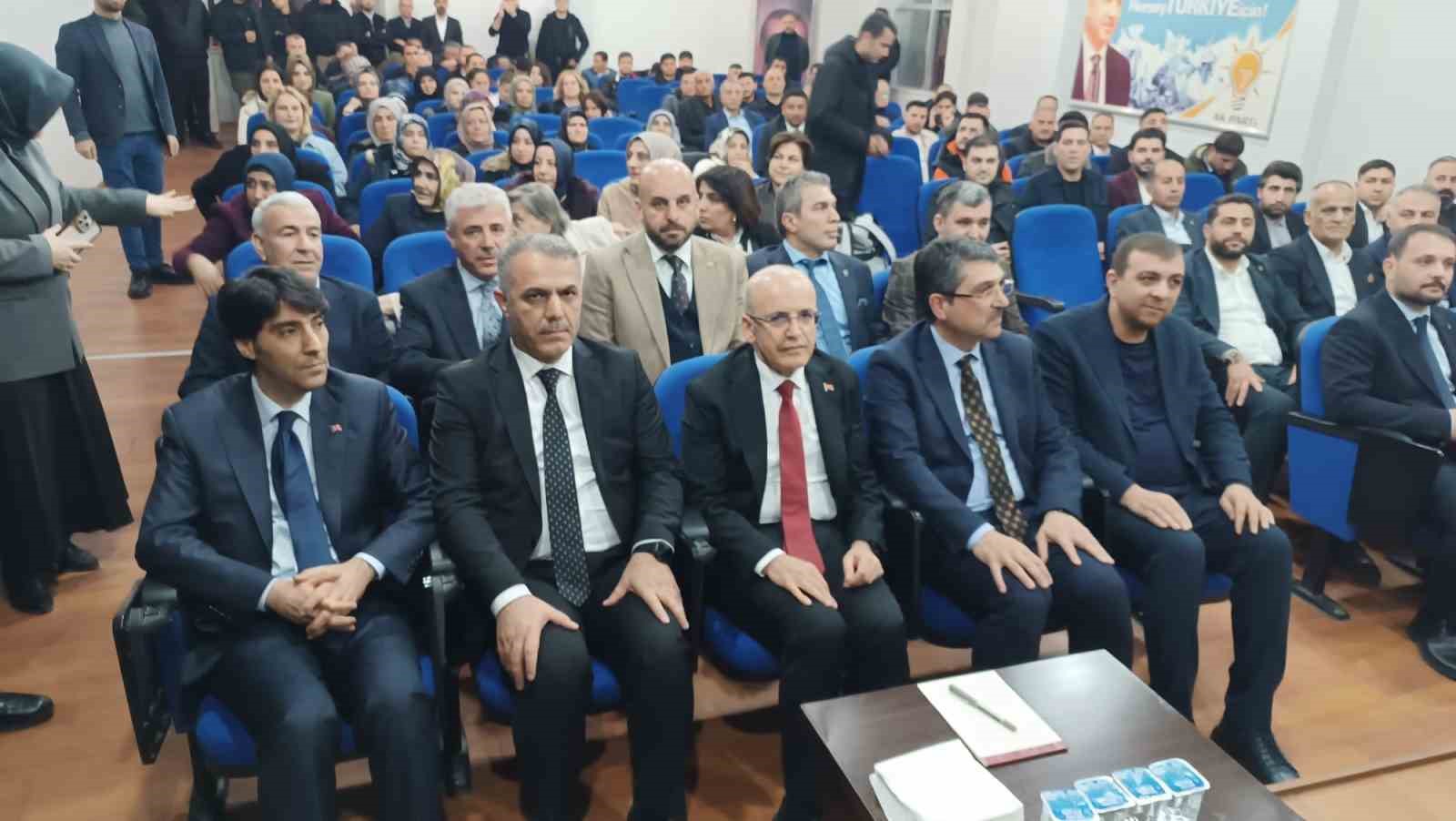 Bakan Şimşek, Batman’da AK Parti teşkilatıyla buluştu
