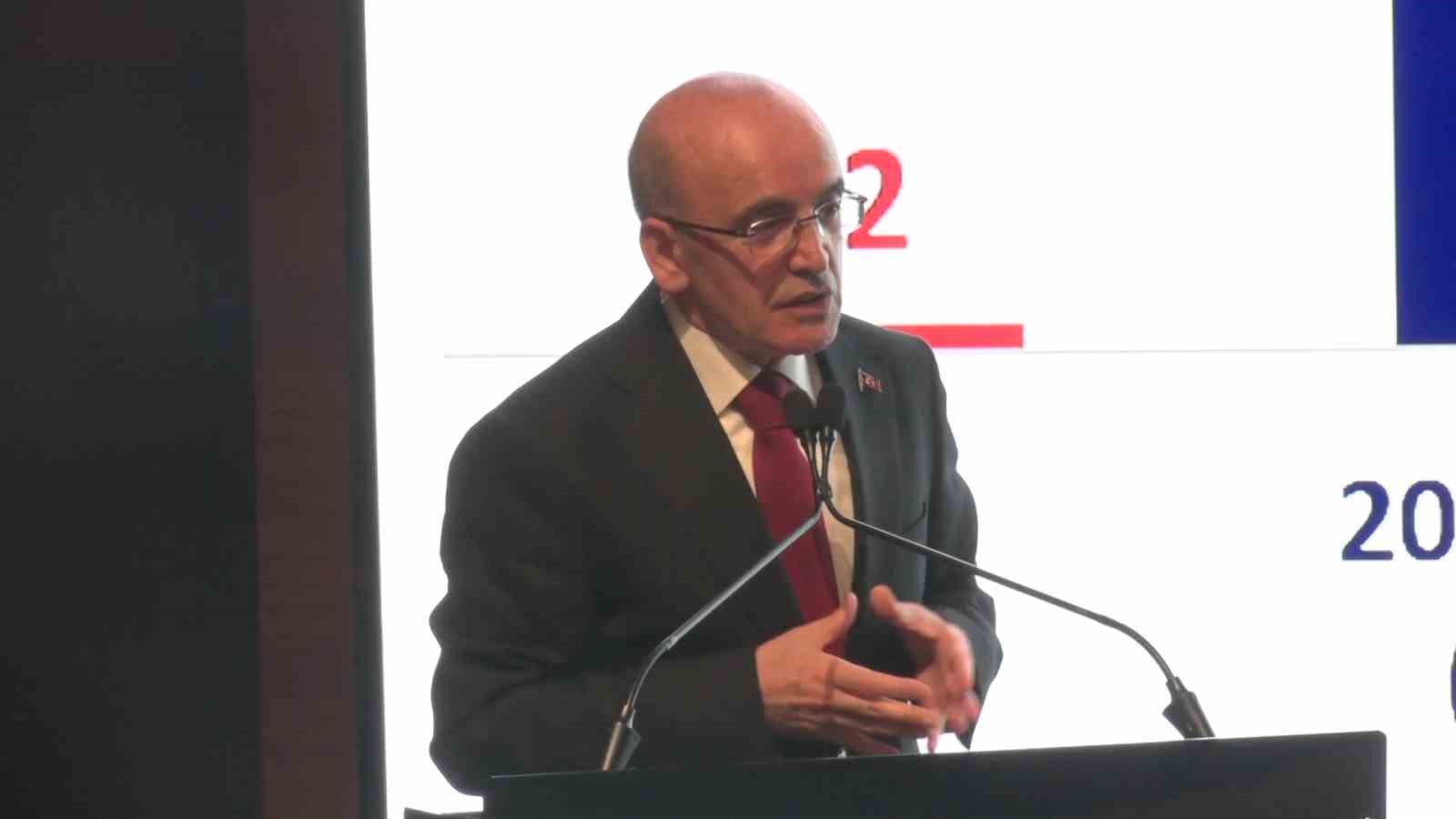 Bakan Şimşek: "Cumhurbaşkanımızın liderliğinde bu ülke 20 yıldır dünyayı çok daha iyi okumuş"
Bakan Şimşek: "Cumhurbaşkanımızın liderliğinde bu ülke 20 yıldır dünyayı çok daha iyi okumuş"