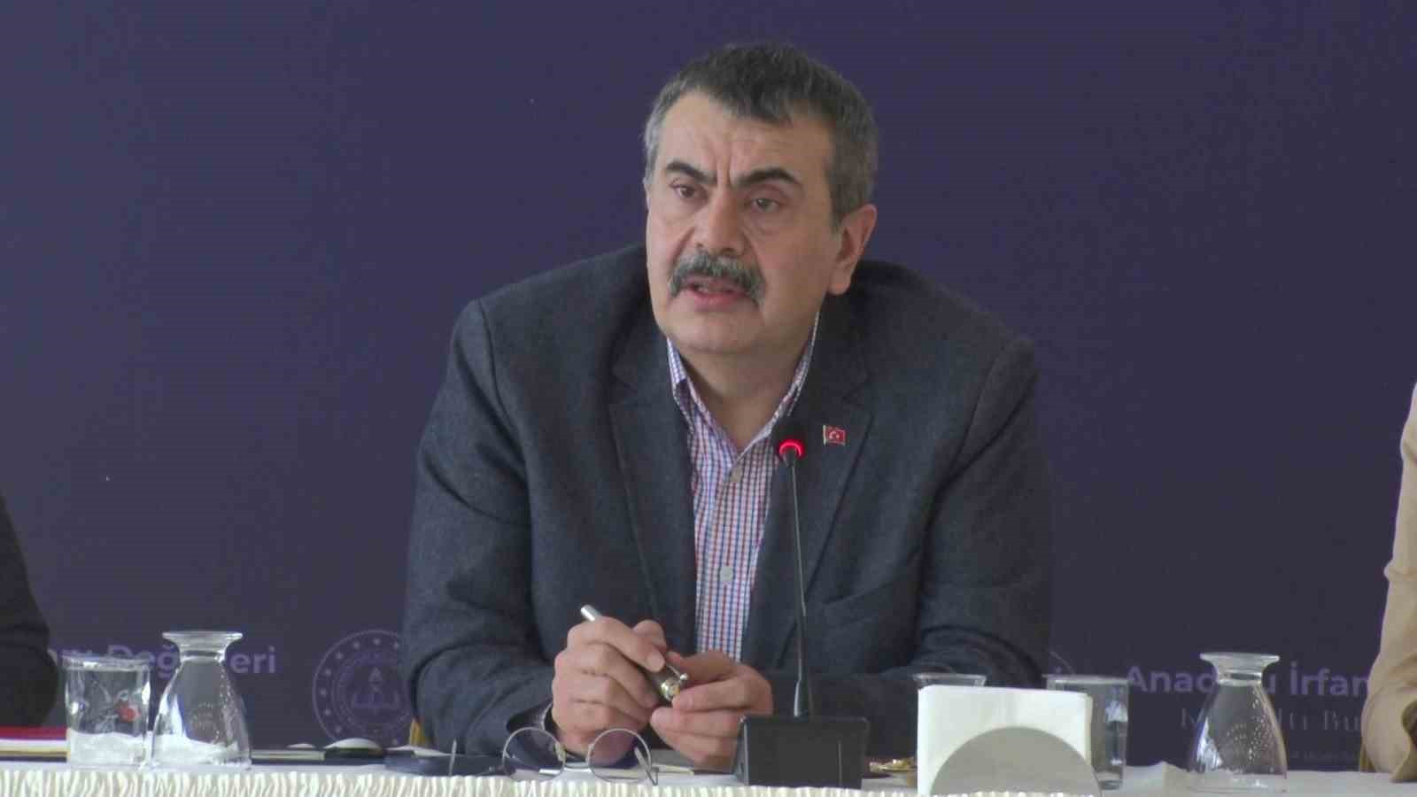 Bakan Tekin: "AK Parti Türkiye’de insan haklarını, yasaksız bir Türkiye’yi politik uygulamalarının odağına yerleştirmiş ve ona göre hareket etmiştir"
Bakan Tekin: "AK Parti Türkiye’de insan haklarını, yasaksız bir Türkiye’yi politik uygulamalarının odağına yerleştirmiş ve ona göre hareket etmiştir"