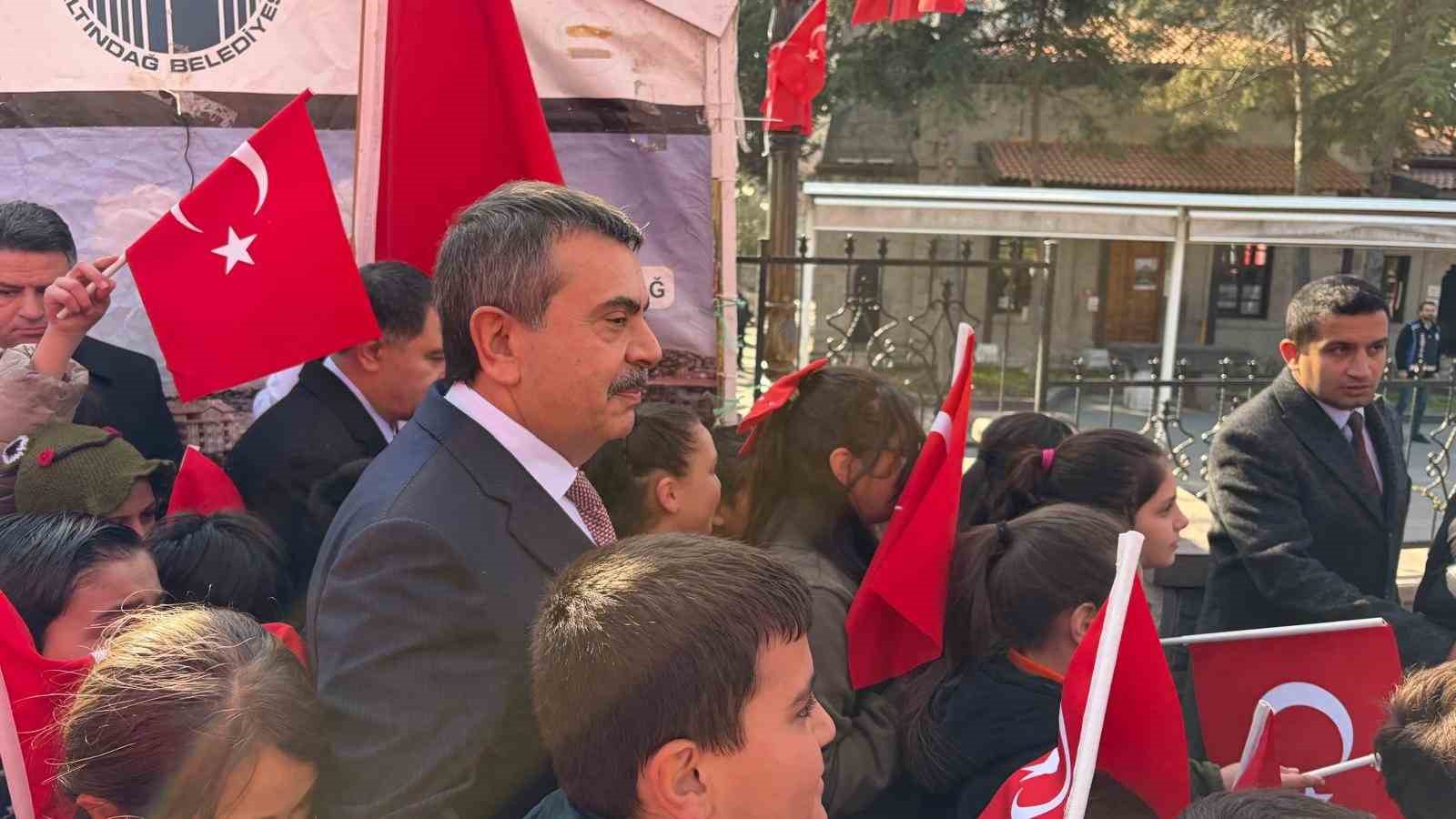 Bakan Tekin: "Bağımsızlığımız, bayrağımız ve ezanımız ilelebet varlığını sürdürecektir"
