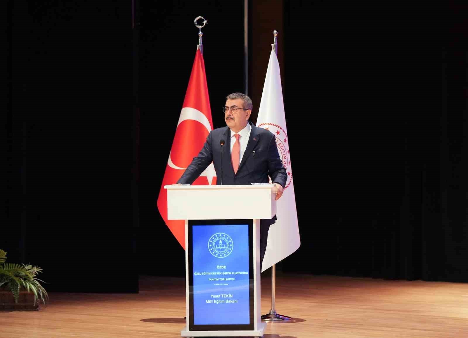 Bakan Tekin: "Bizim eğitim felsefemizde hiçbir öğrencimizi sistemin dışında, ilginin uzağında bırakmak yok"
