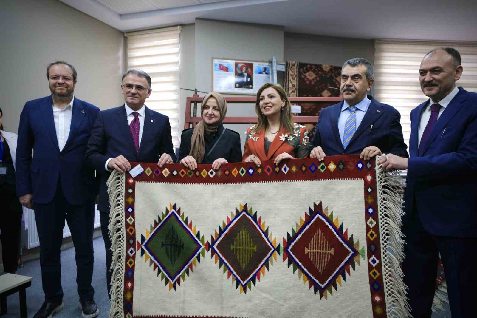 Bakan Tekin: "Bütün çocuklar özeldir"
