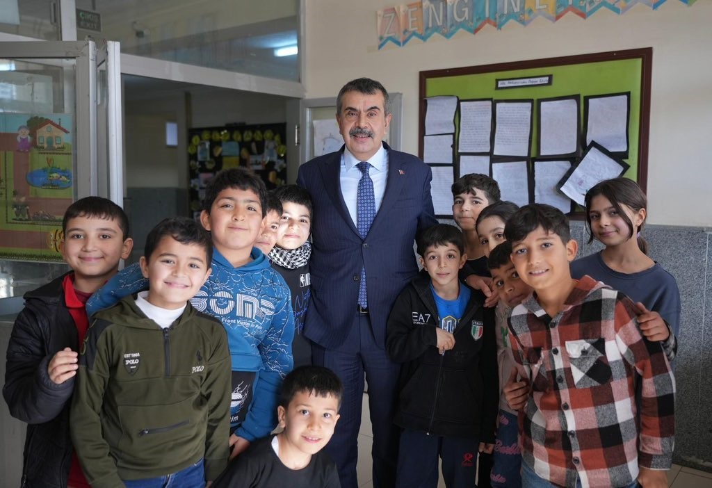 Bakan Tekin: "Depremden etkilenen 11 ilimizin tamamında devam eden yatırımlarımızla yüzde 15 daha fazla dersliğimiz olacak"
