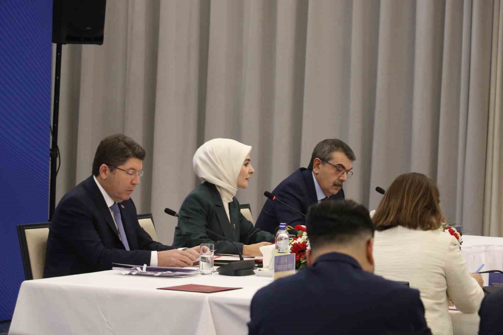 Bakan Tekin: "Eğitim cephesinde merhamet ve aidiyet duygusunun güçlendiği bir ortam kurmaya gayret ediyoruz"
