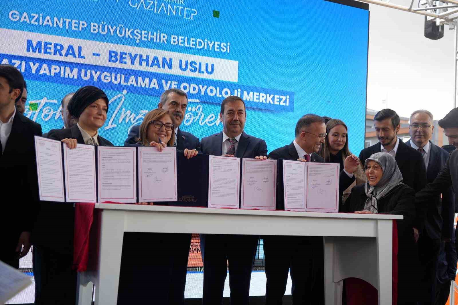 Bakan Tekin: "Eğitime uygunluğunu tespit etmediğimiz yerlerde çocuklarımızın vakit geçirmelerine müsaade edemeyiz"
