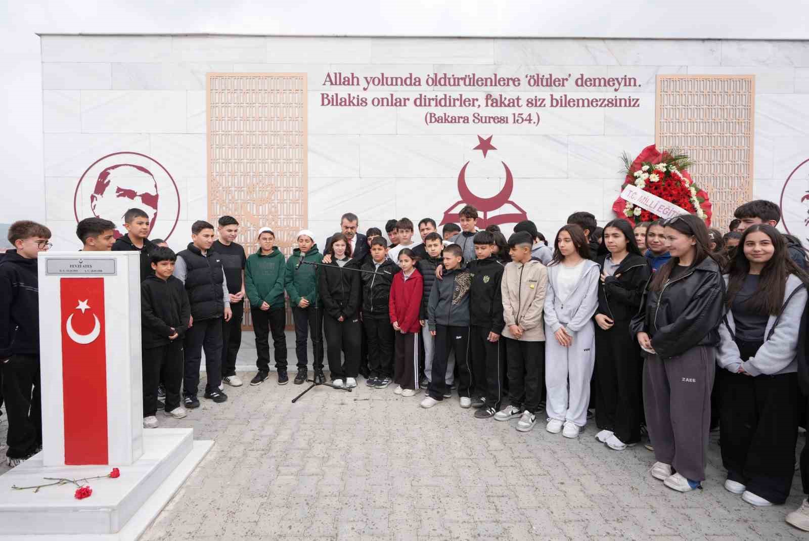 Bakan Tekin: "İçişleri Bakanlığımız, bütün okullarımızda çocuklarımızın güvenli bir biçimde eğitimlerine devam etmesi için çalışmalarını devam ettiriyor"
