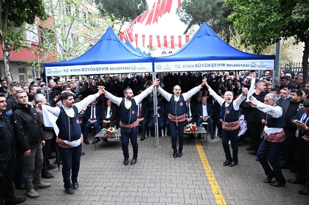 Bakan Tekin, Nazilli’de Erzurumlular Derneği’nin açılışına katıldı
