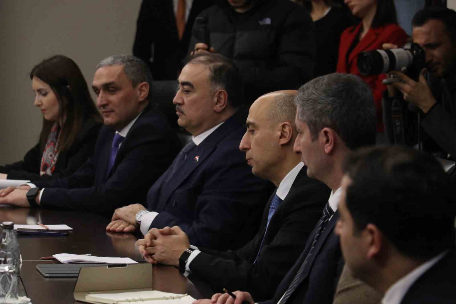 Bakan Tekin: "Türkiye ile Azerbaycan arasında çok yakın bir dostluk ilişkisi var"
