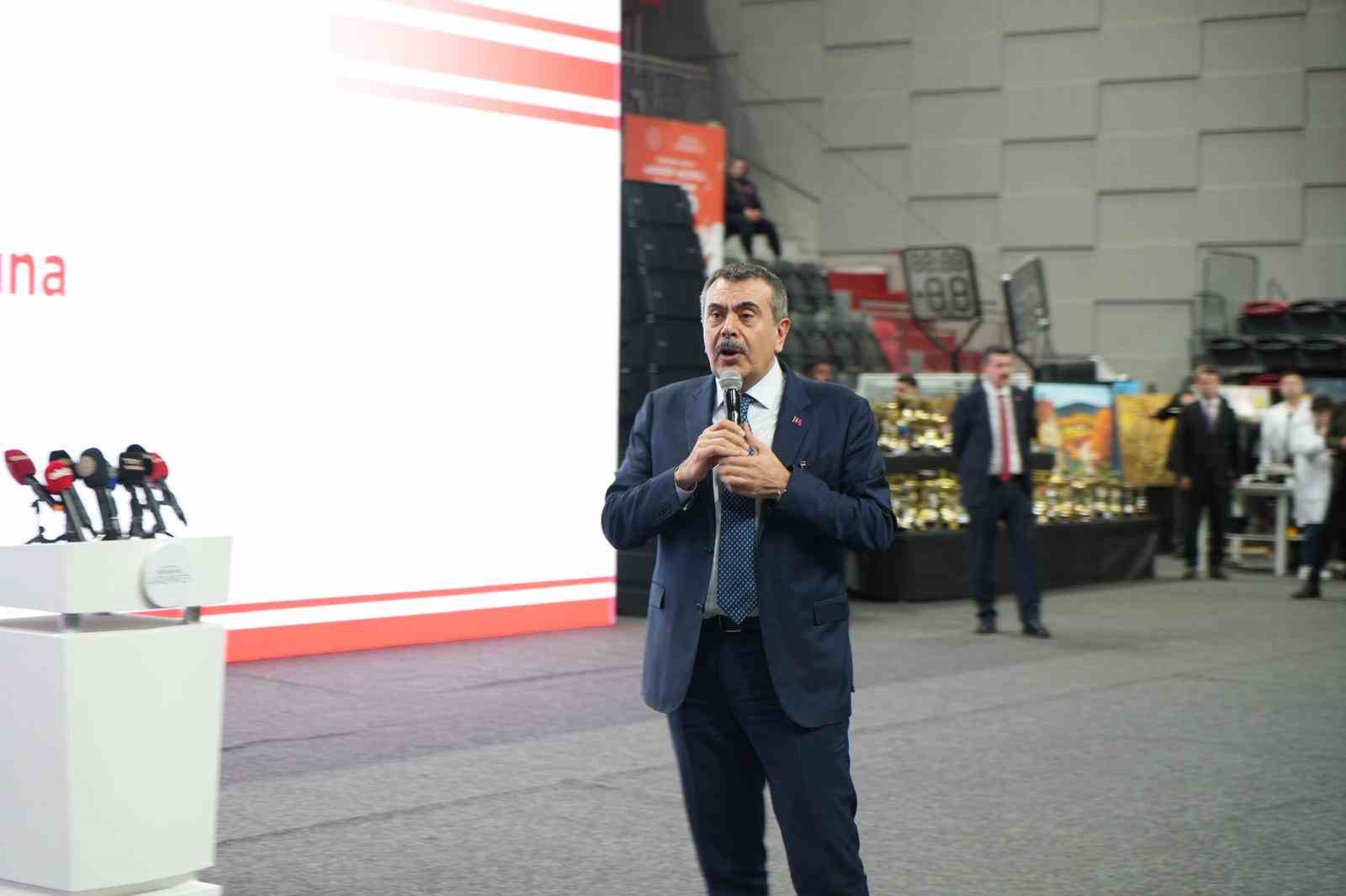 Bakan Tekin: "Türkiye’ye özgü bir model inşa ettik diye eleştiriyorlar"
Bakan Tekin: "Türkiye’ye özgü bir model inşa ettik diye eleştiriyorlar"