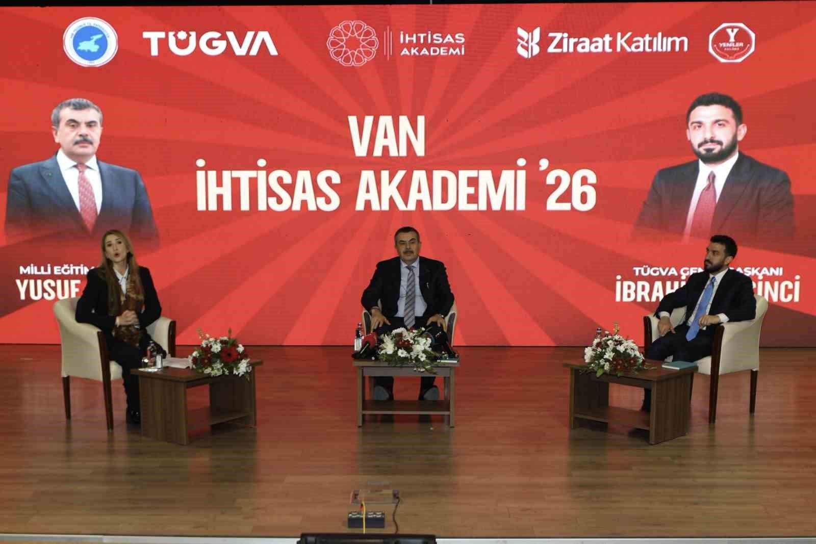 Bakan Tekin’den o sendikaya tepki: "Burası muz cumhuriyeti değil, hukuk devletidir"
Bakan Tekin’den o sendikaya tepki: "Burası muz cumhuriyeti değil, hukuk devletidir"
