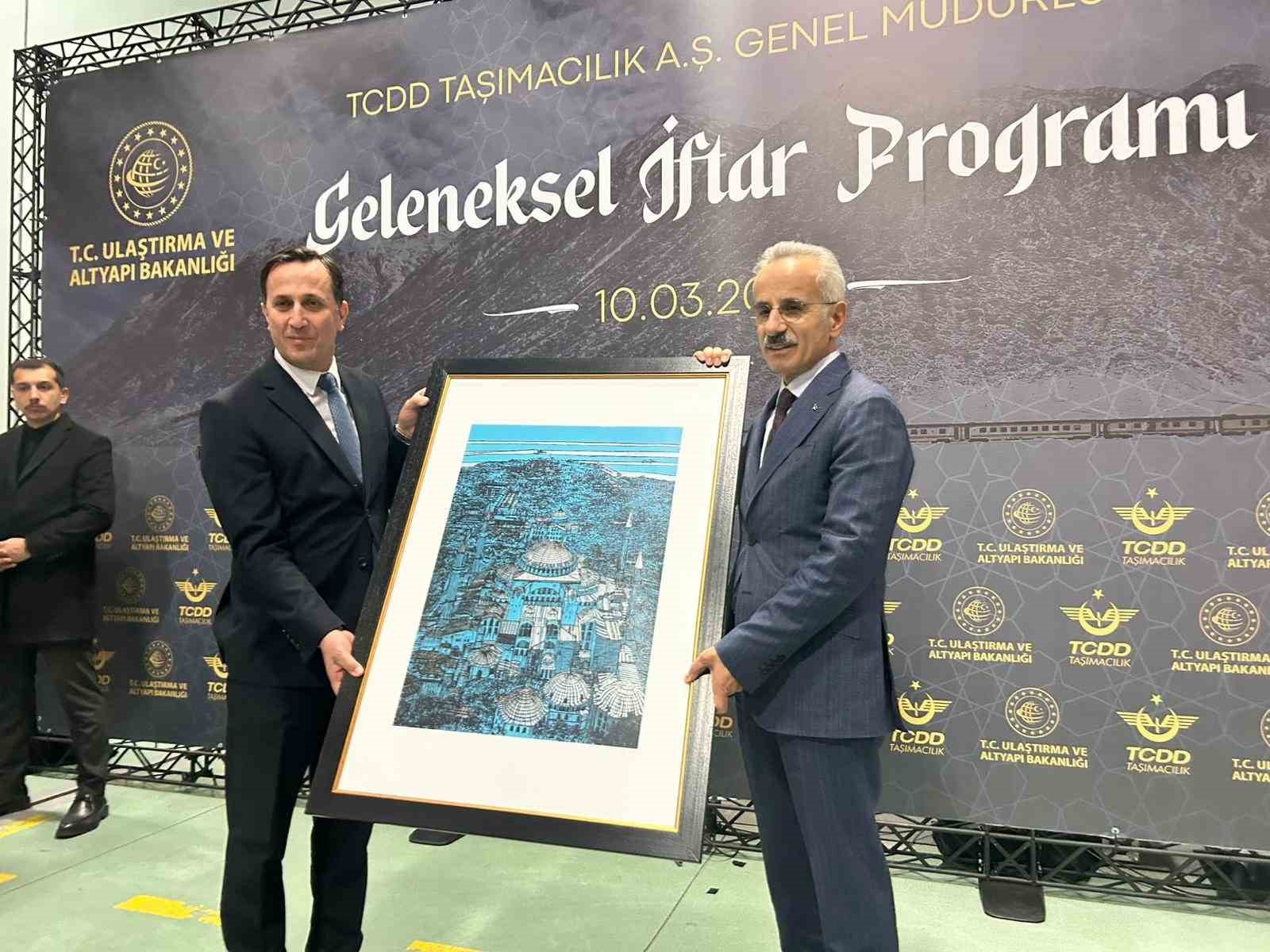 Bakan Uraloğlu: "Avrupa’nın 6’ncı, dünyanın 8’inci yüksek hızlı tren işletmecisi konumuna yükseldik"
