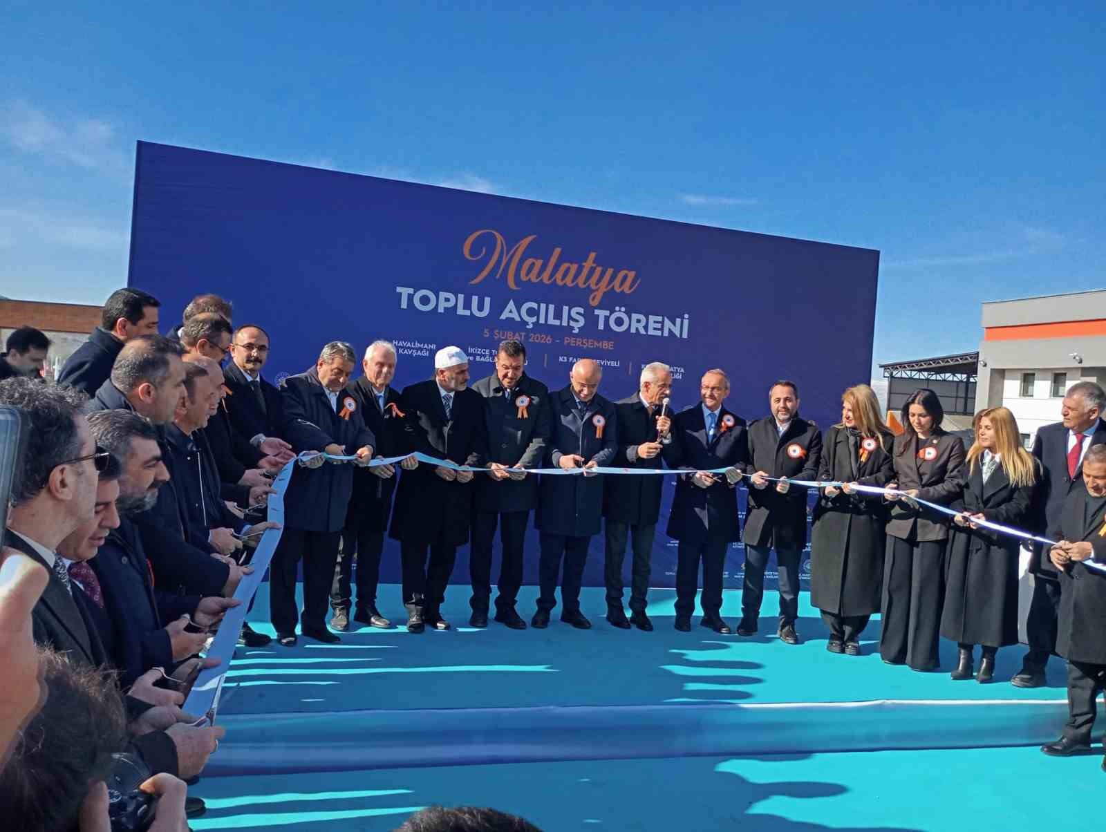 Bakan Uraloğlu: "Bugüne kadar deprem bölgesindeki illere toplam 79,4 milyar liralık yatırım yaptık"
