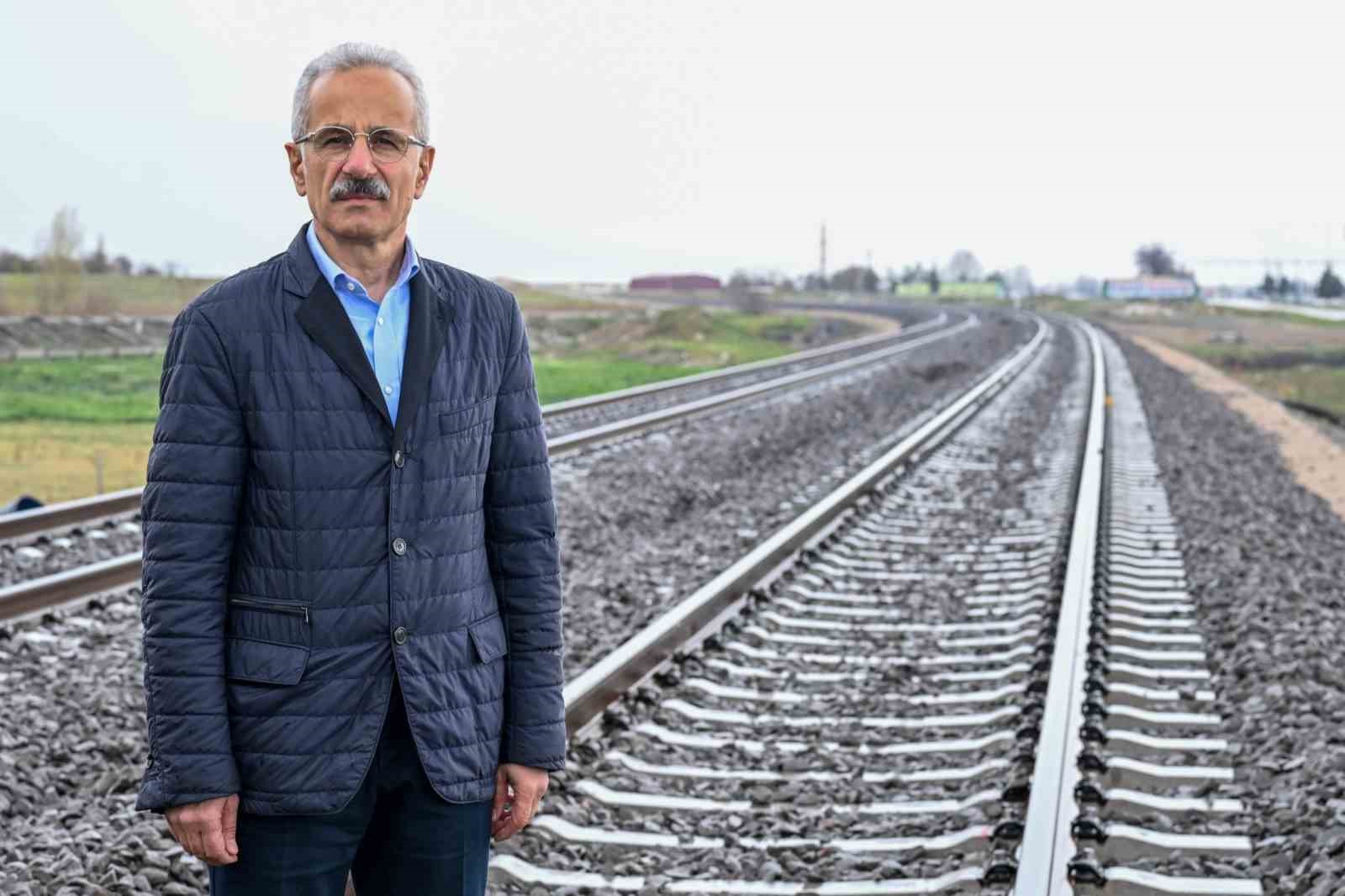 Bakan Uraloğlu: "Bursa, ülkemizin Yüksek Hızlı Tren ağına bağlanacak"
