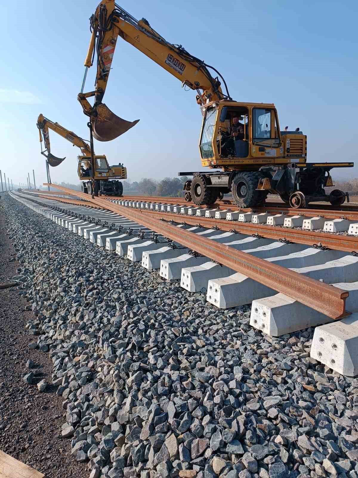 Bakan Uraloğlu: "Bursa, ülkemizin Yüksek Hızlı Tren ağına bağlanacak"

