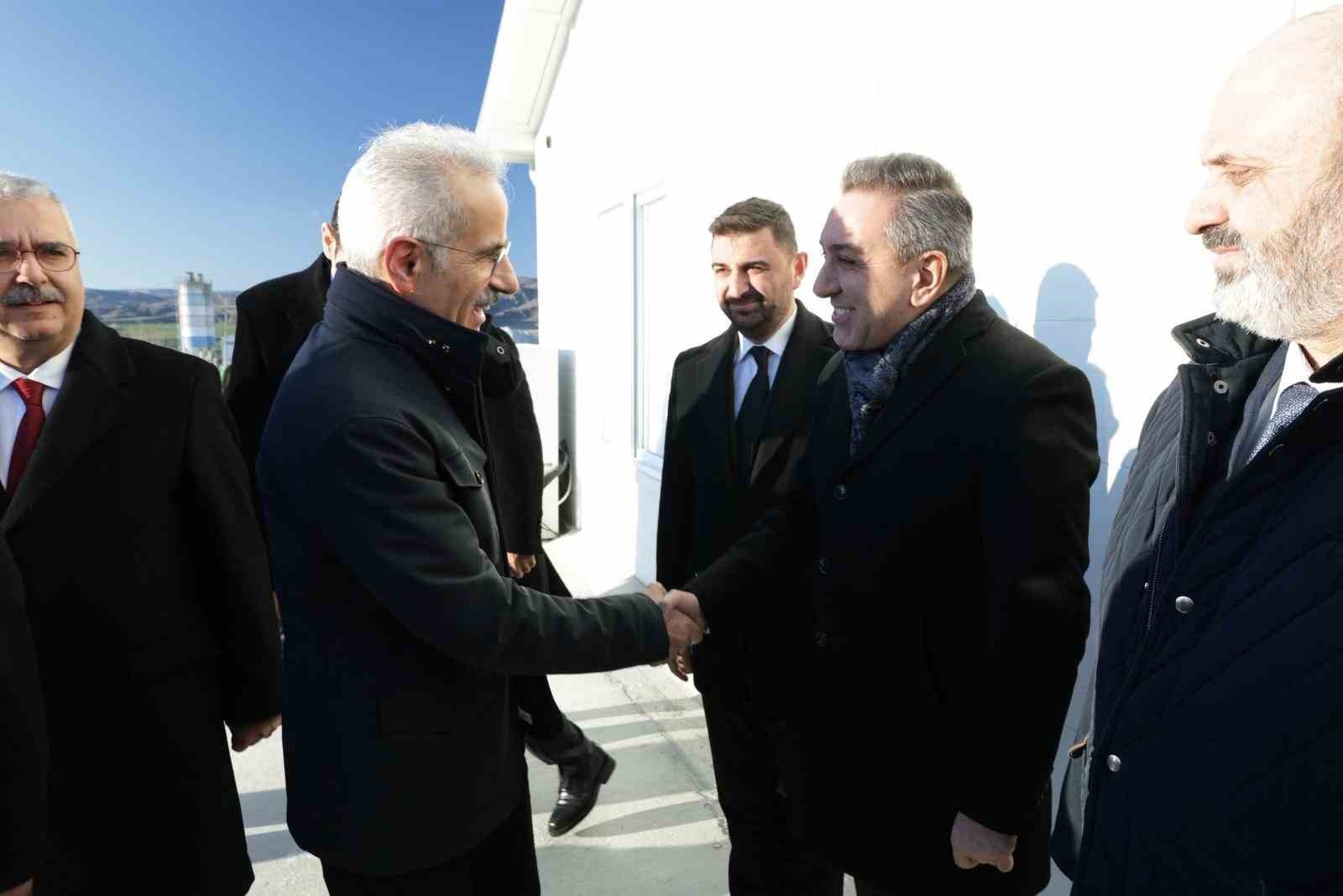 Bakan Uraloğlu: "Delice-Çorum Hızlı Tren Hattı’nda fiziki ilerleme yüzde 25’e yaklaştı"
