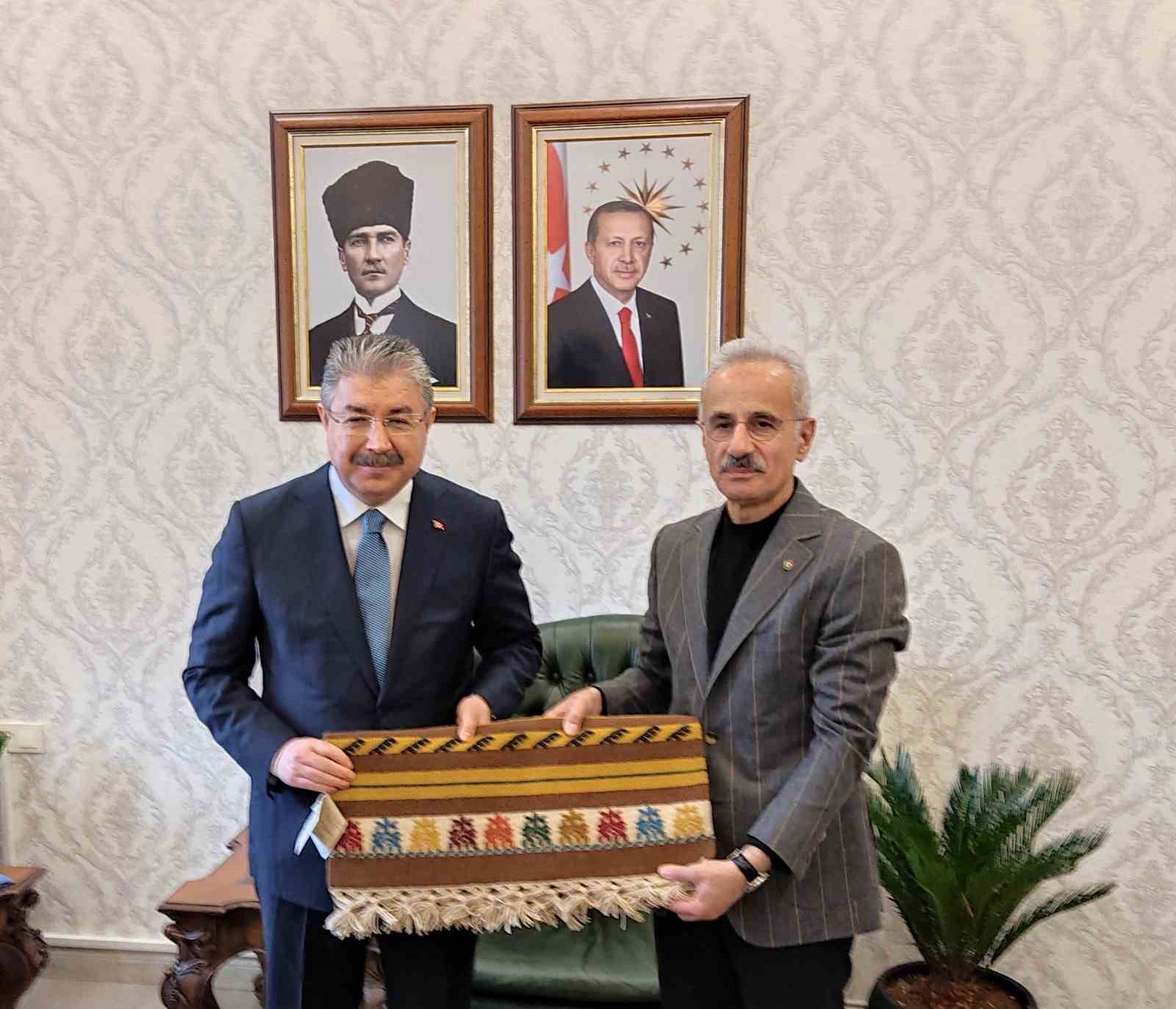 Bakan Uraloğlu, Eskişehir Valiliği’ni ziyaret etti
