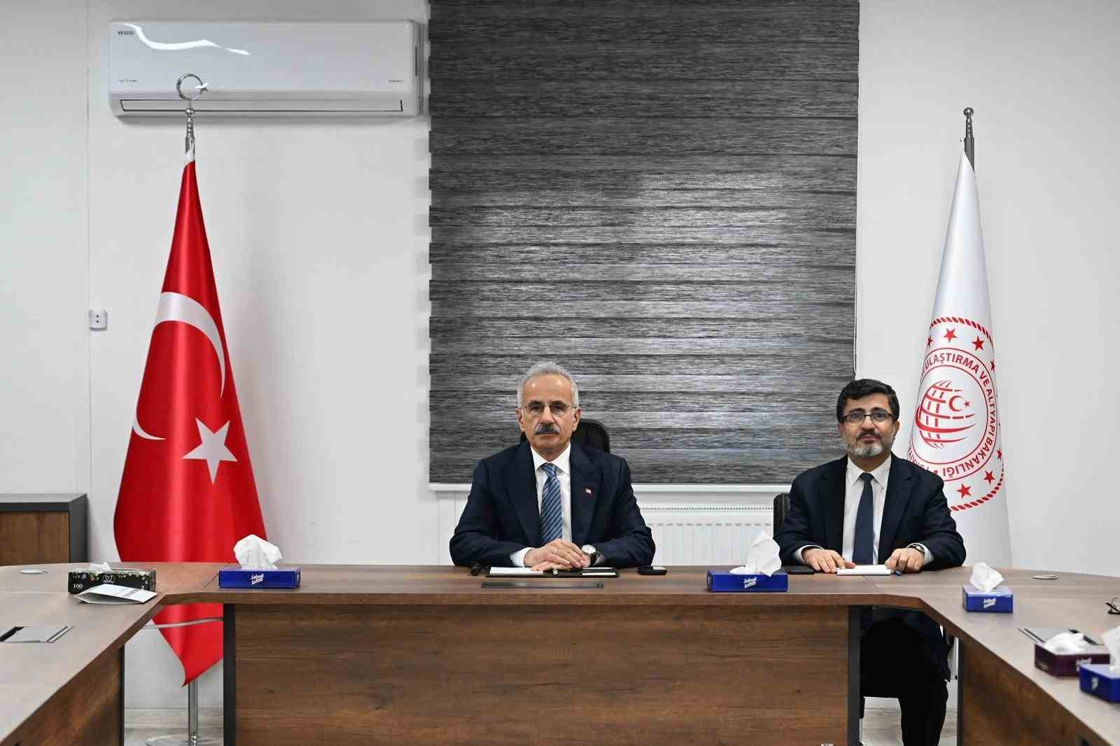 Bakan Uraloğlu: "Halkalı-Ispartakule Hattı’nda sene sonuna kadar yapım çalışmalarını bitirip sene başında test çalışmalarımıza başlayacağız"
