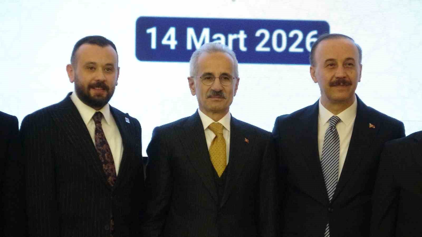 Bakan Uraloğlu: "Hürmüz Boğazı’nda Türk bayraklı gemiler için ISPS Güvenlik Seviyesi 3’e çıkardık, karayolu taşımacılarımıza güvenli güzergahlar sağladık"
