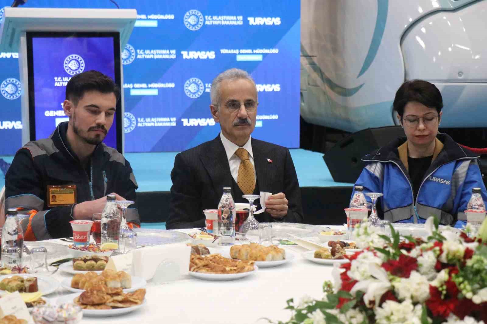 Bakan Uraloğlu: "İran, ABD ve İsrail savaşı masum sivillerin hayatını tehdit ediyor"
