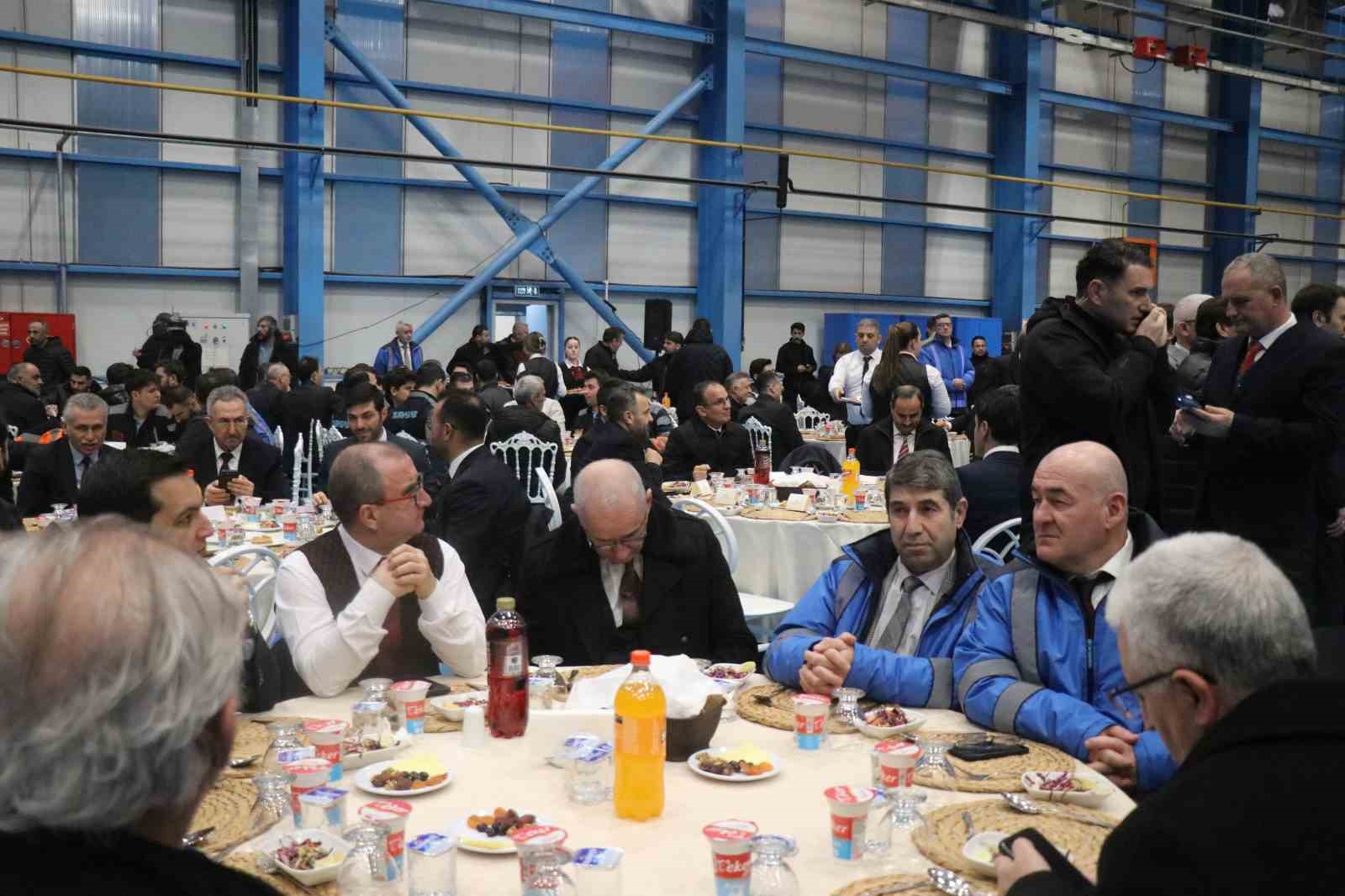 Bakan Uraloğlu: "İran, ABD ve İsrail savaşı masum sivillerin hayatını tehdit ediyor"
