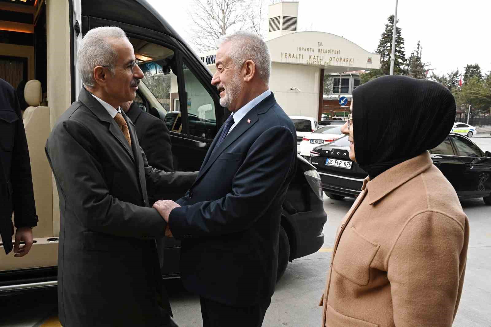 Bakan Uraloğlu: "Isparta’da güzel işler yapılıyor"
