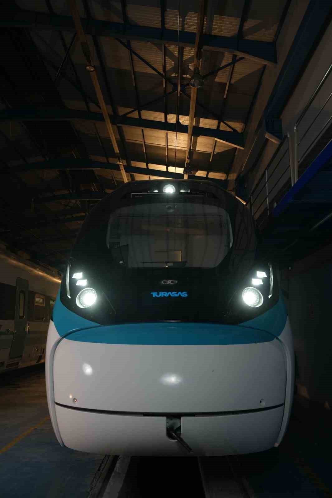 Bakan Uraloğlu: "Milli Elektrikli Hızlı Trenimizi 2026 yılı içerisinde raylara indirerek test sürecini başlatacağız"
Bakan Uraloğlu: "Milli Elektrikli Hızlı Trenimizi 2026 yılı içerisinde raylara indirerek test sürecini başlatacağız"