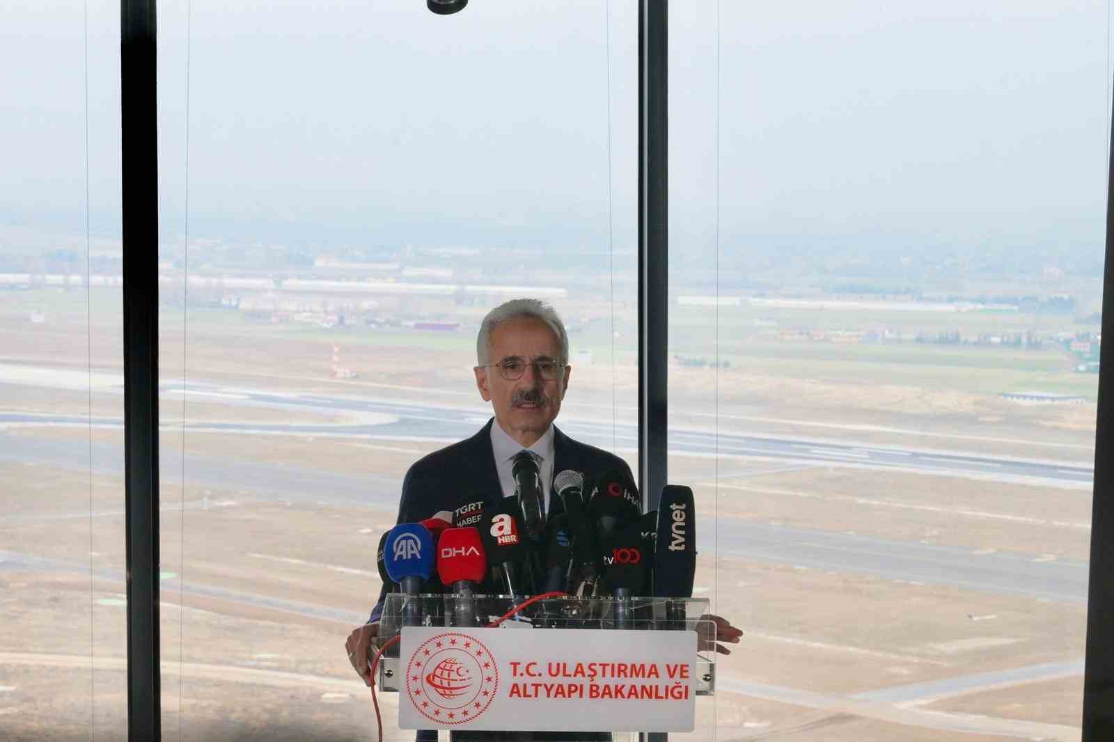 Bakan Uraloğlu: "Toplam 41 bin 52 metrekare inşaat alanına sahip çok sayıda binayı çağın en son teknolojisine uygun olarak inşa ettik"
