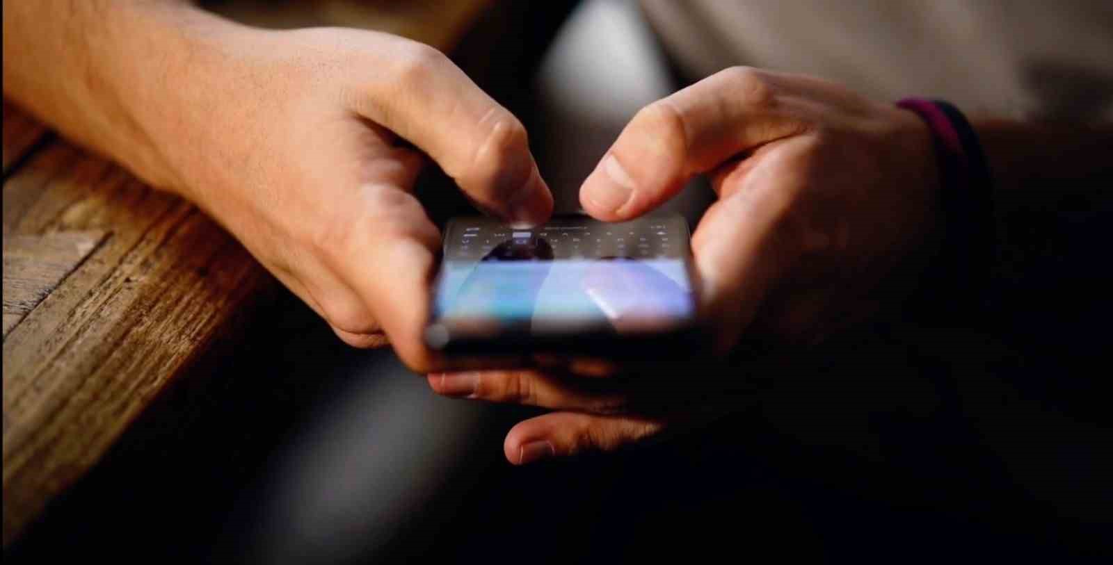 Bakan Uraloğlu: "Türkiye’de haftalık sosyal medya kullanım süresi 25 saat 4 dakikaya çıktı"
