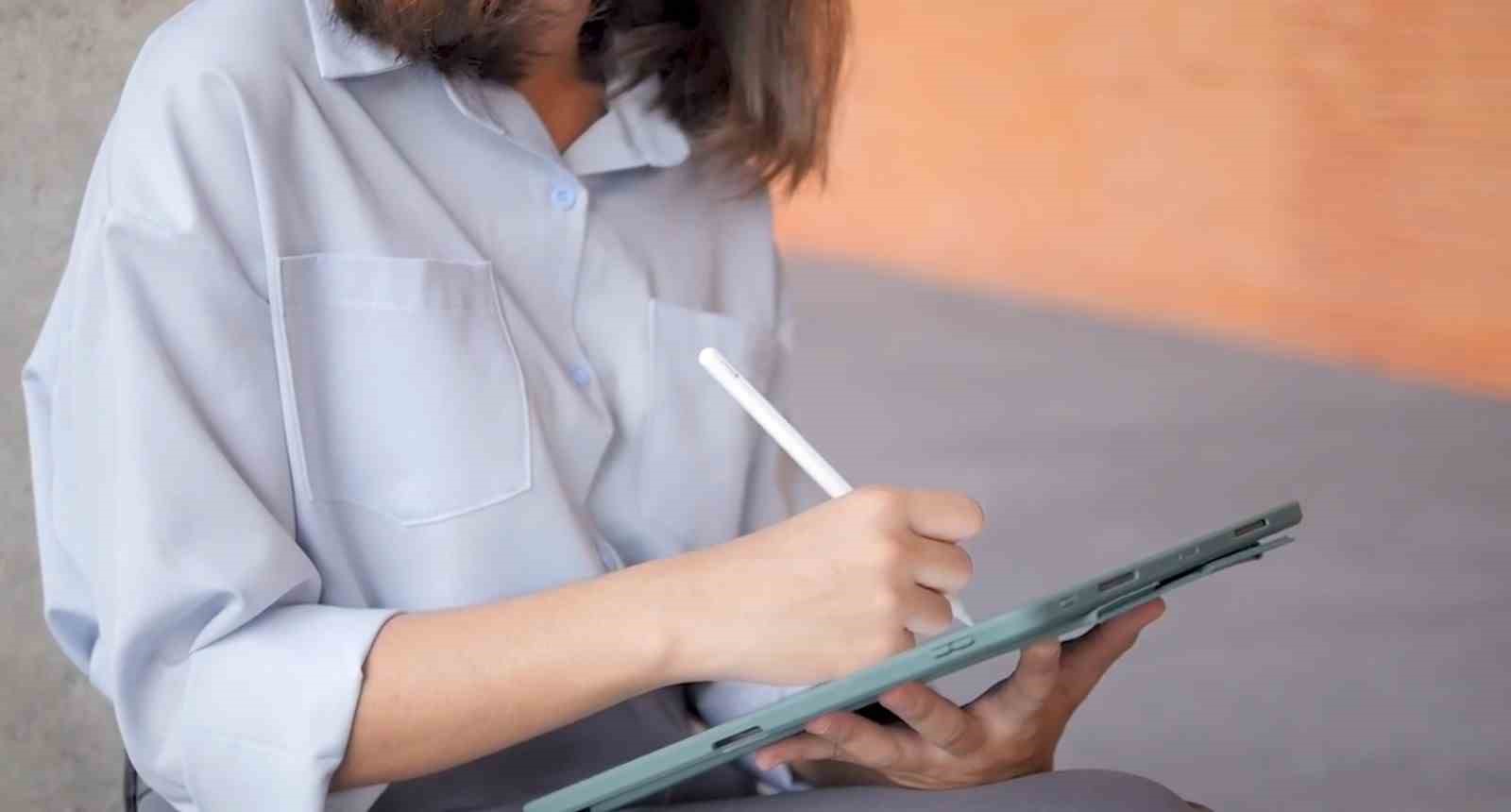 Bakan Uraloğlu: "Türkiye’de haftalık sosyal medya kullanım süresi 25 saat 4 dakikaya çıktı"
