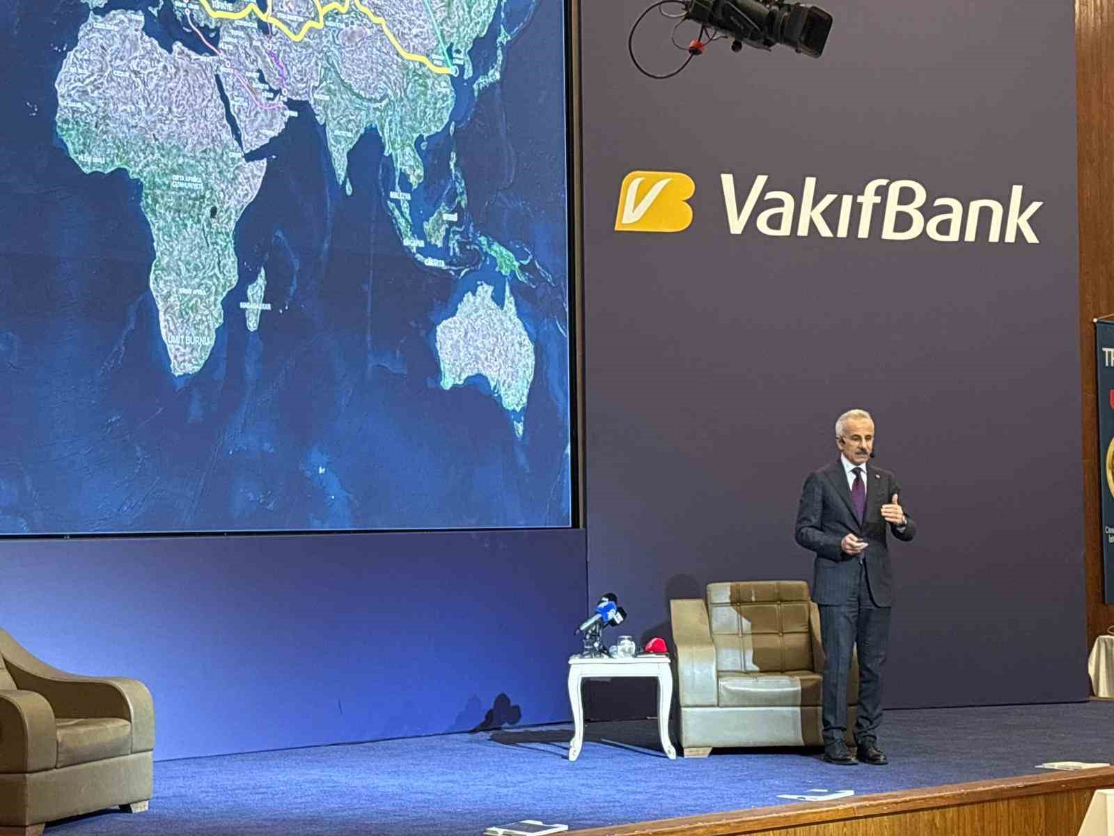 Bakan Uraloğlu, Türkiye’nin 61’inci havalimanının Trabzon’a yapılacağını açıkladı
