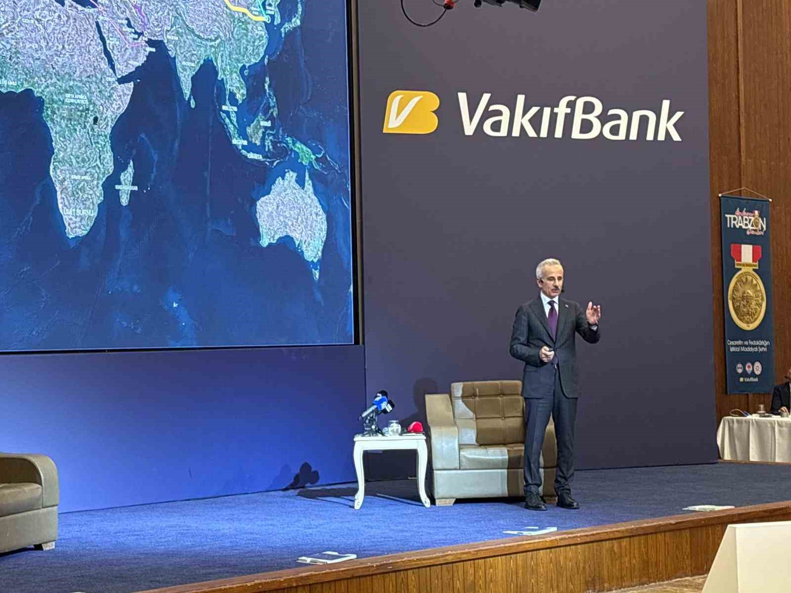 Bakan Uraloğlu, Türkiye’nin 61’inci havalimanının Trabzon’a yapılacağını açıkladı
