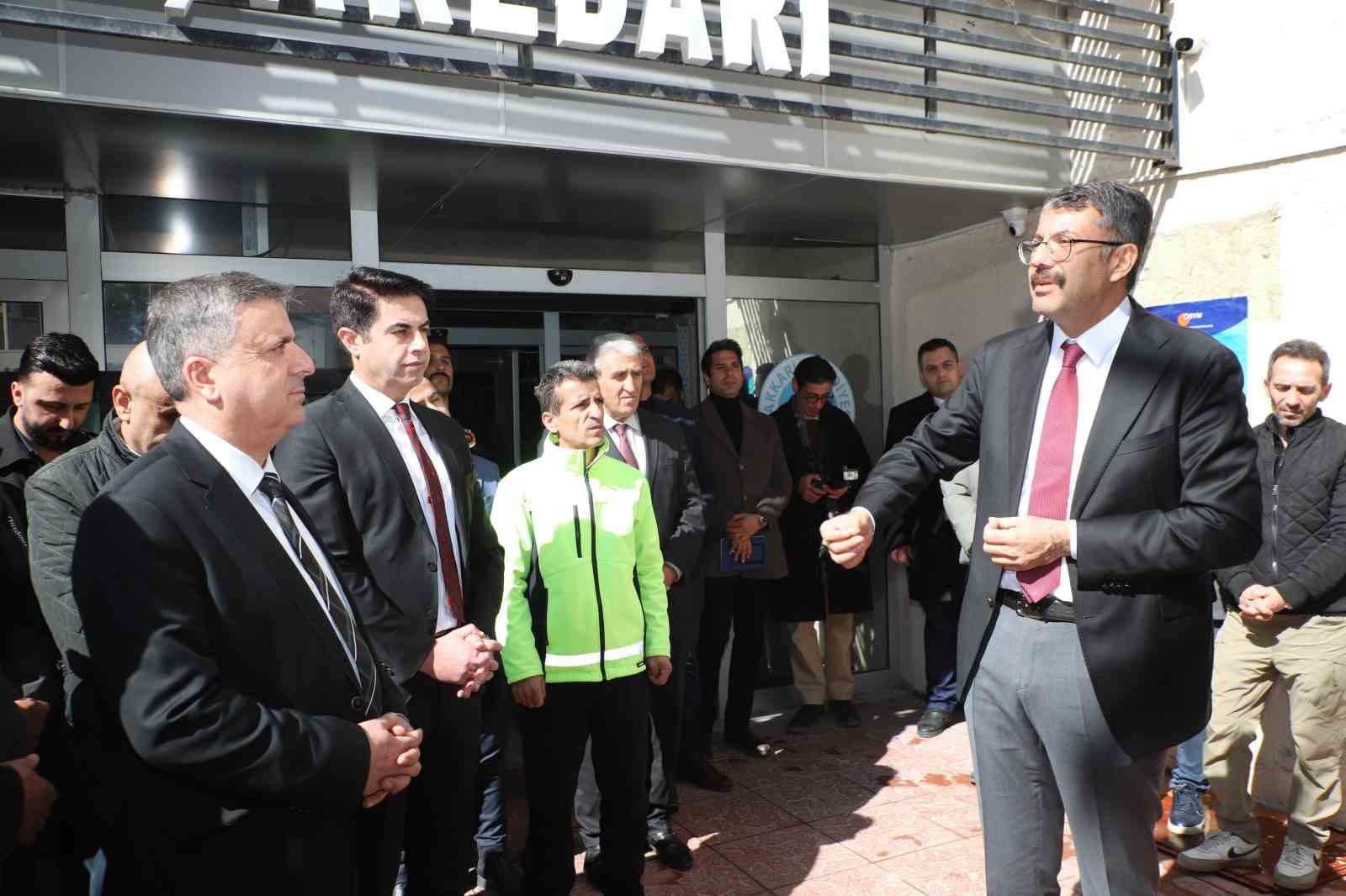 Bakan Yardımcısı Çelik Hakkari’den ayrıldı
