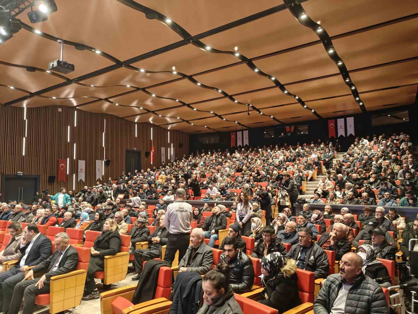 Bakan Yardımcısı Demiralp: "Ev Sahibi Türkiye sloganıyla Kayseri’de 7 bin 562 konutumuzun kura çekimini gerçekleştiriyoruz"
