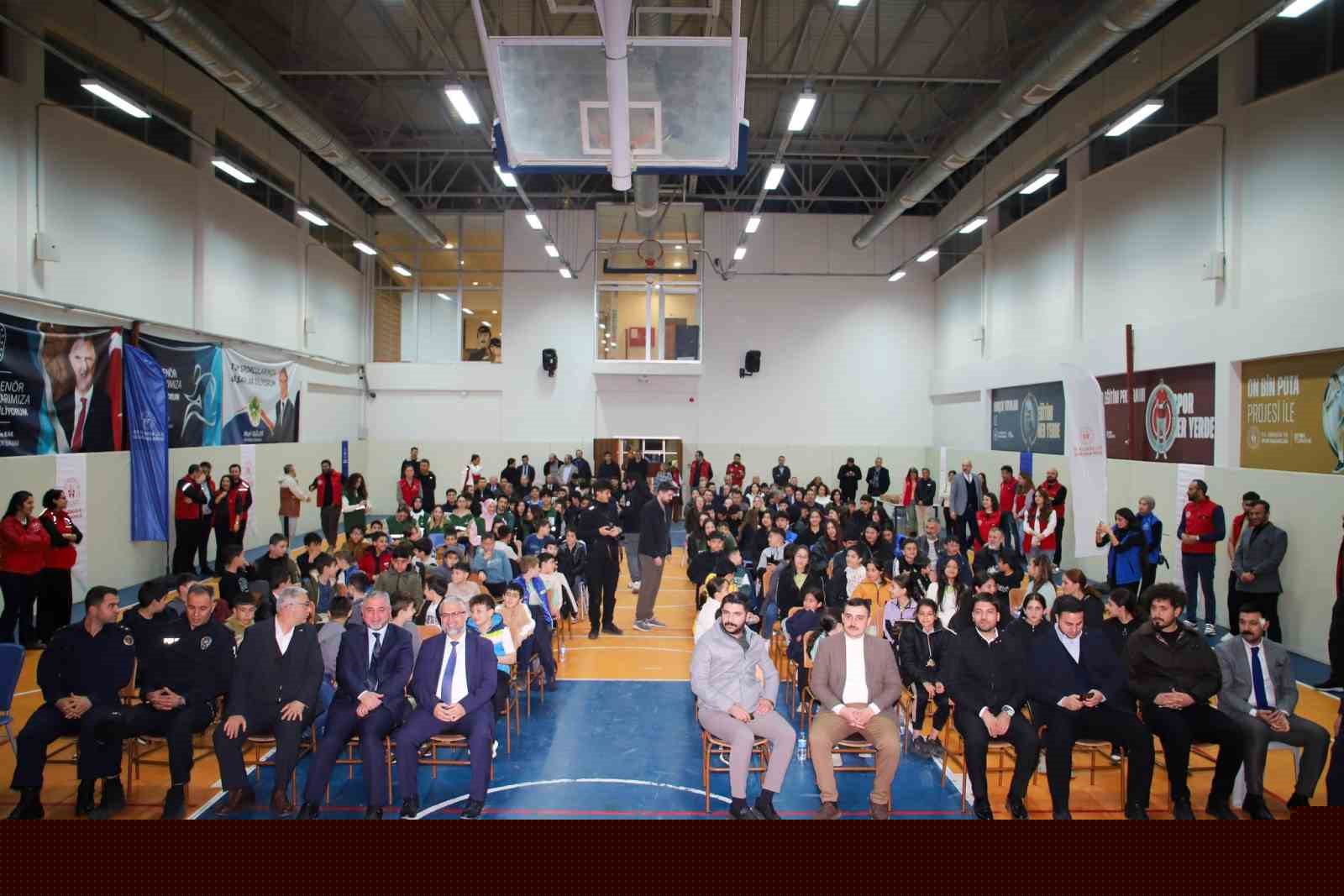 Bakan Yardımcısı Eminoğlu, Köşk’te gençlerle buluştu
