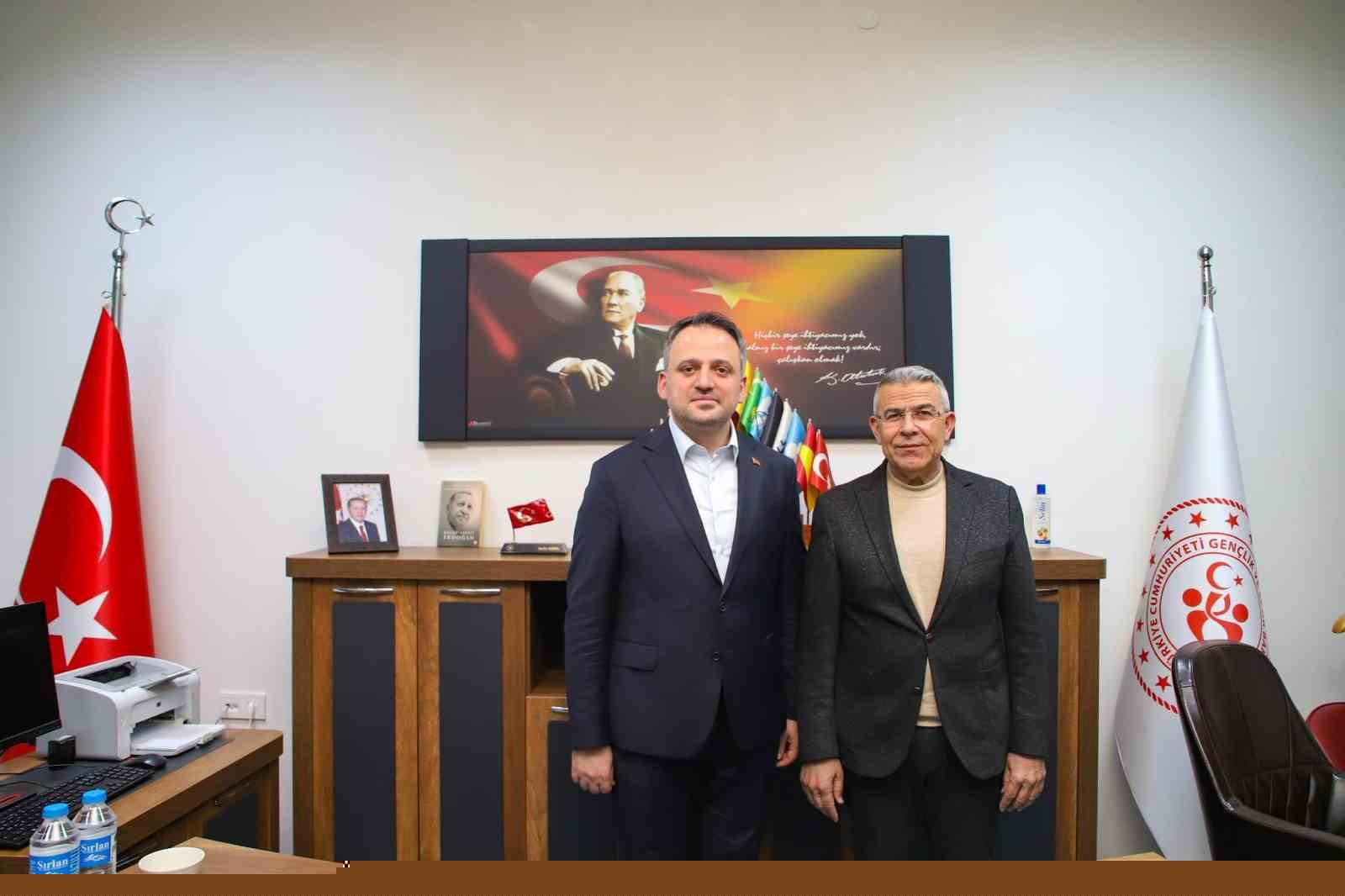 Bakan Yardımcısı Eminoğlu, Köşk’te gençlerle buluştu
